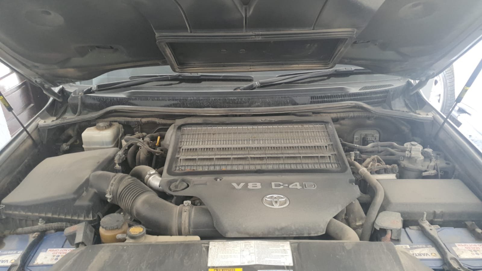 Locally assembled Toyota Landcruiser V8 Diesel As New On offer 2013