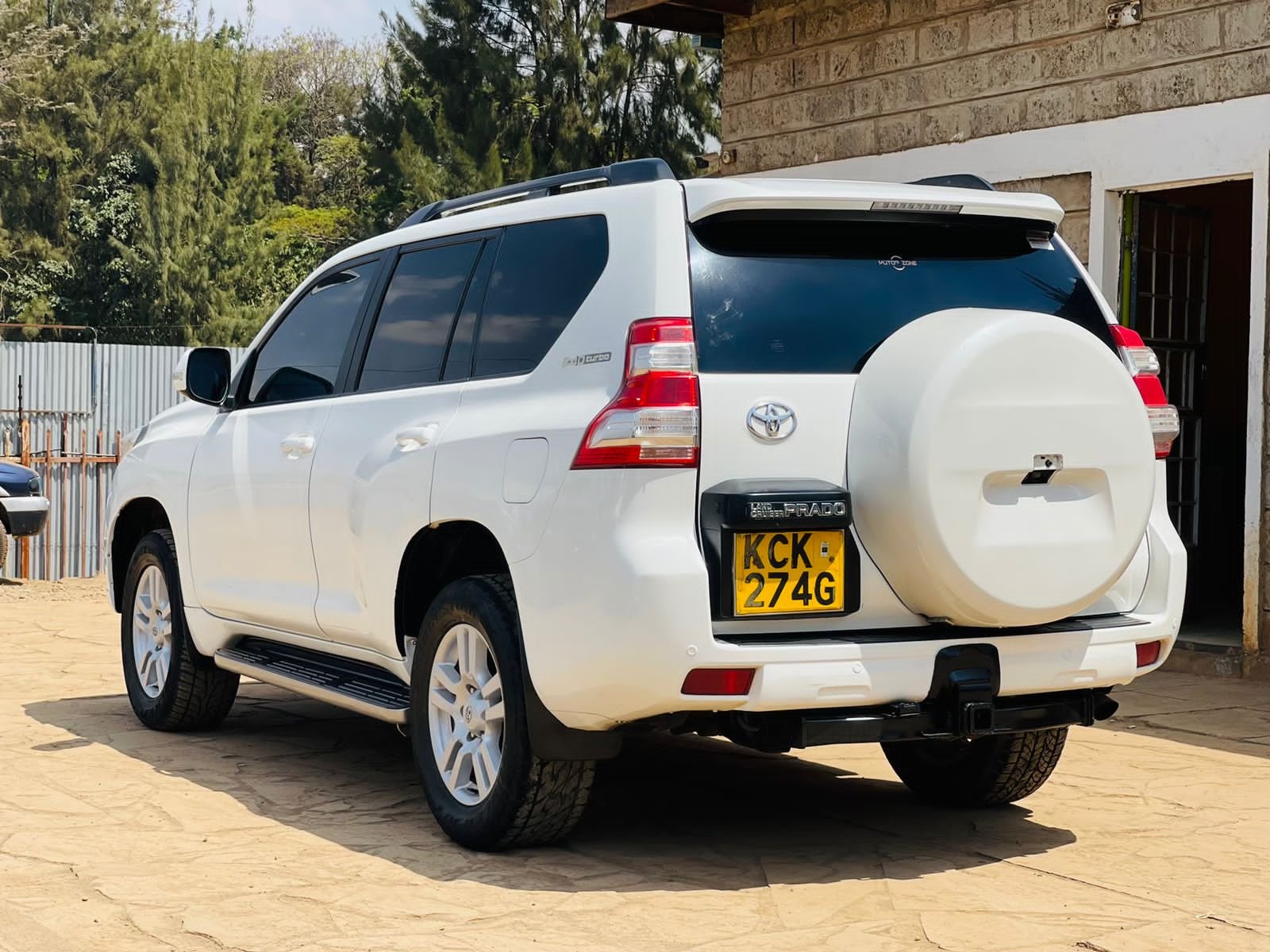 Diesel Kakadu Vxl Toyota Prado 2010 pay 30% Deposit As New