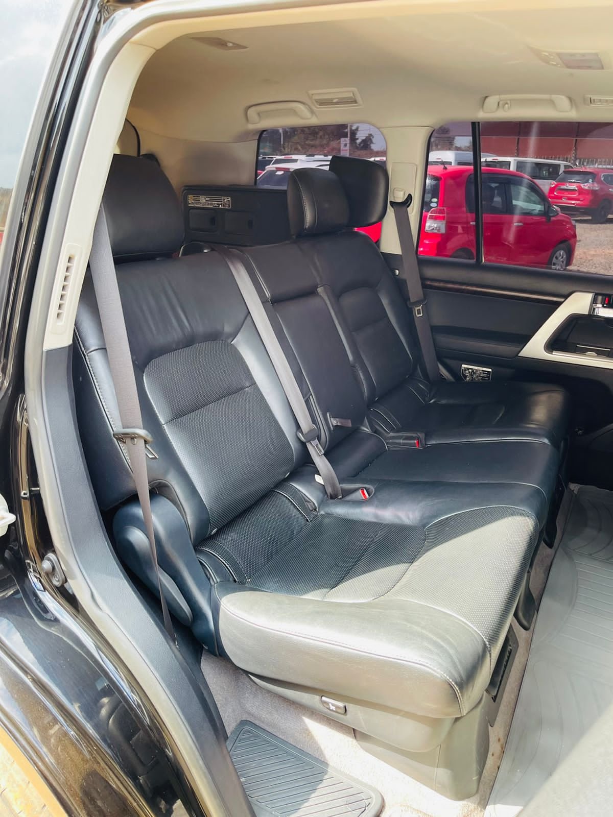 QUICK SALE Toyota V8 ZX 2014  Wow Hot Deal!