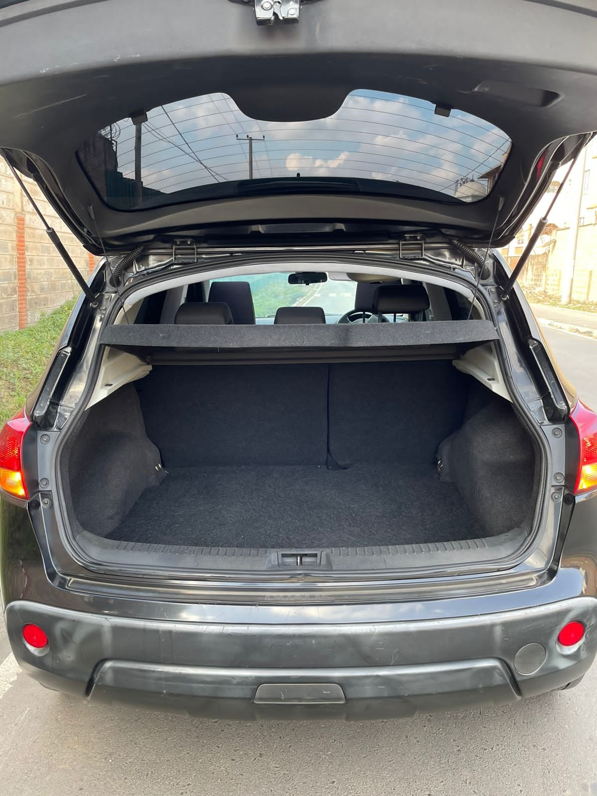 Nissan Dualis with SUNROOF Pay 30% & 70% 60 in Months. Offer Price