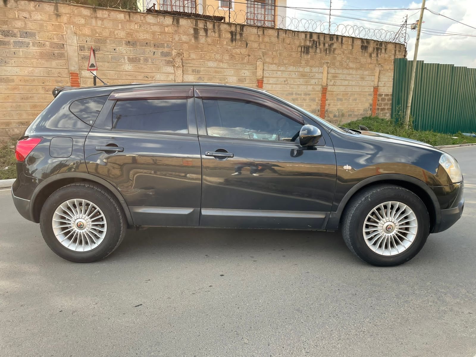 Nissan Dualis with SUNROOF Pay 30% & 70% 60 in Months. Offer Price