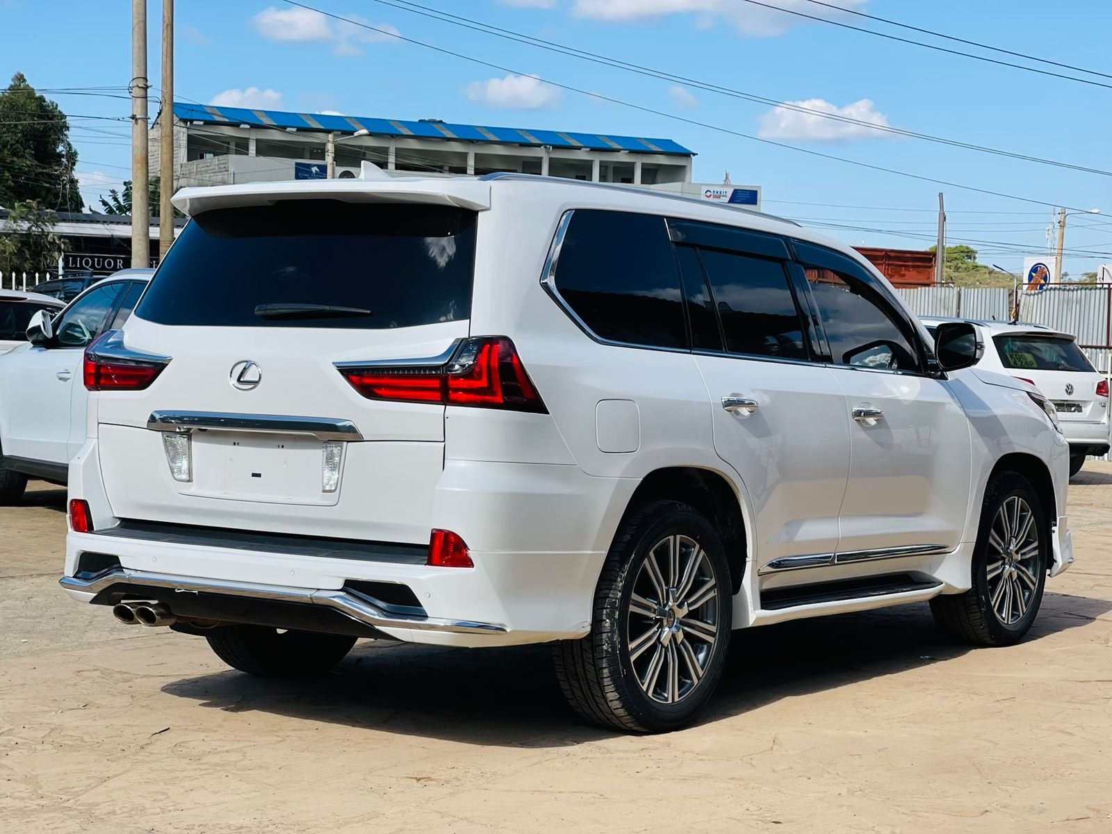 LEXUS LX 570 2015 New shape QUICK SALE
