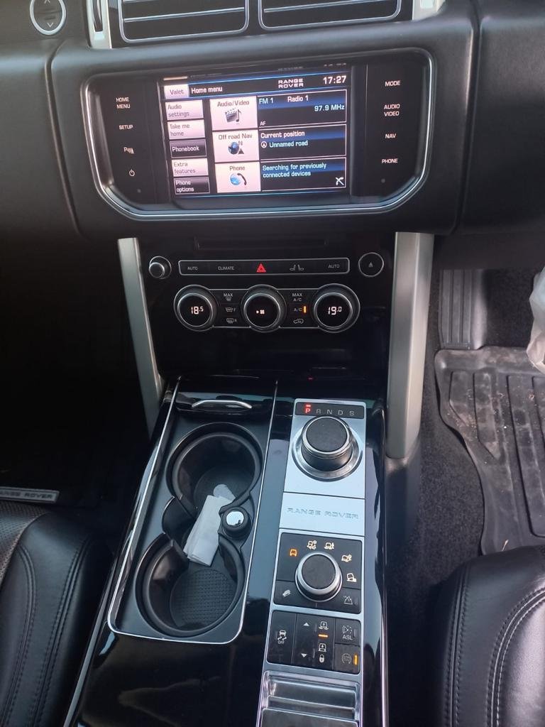 RANGE ROVER VOGUE White Fully Loaded New