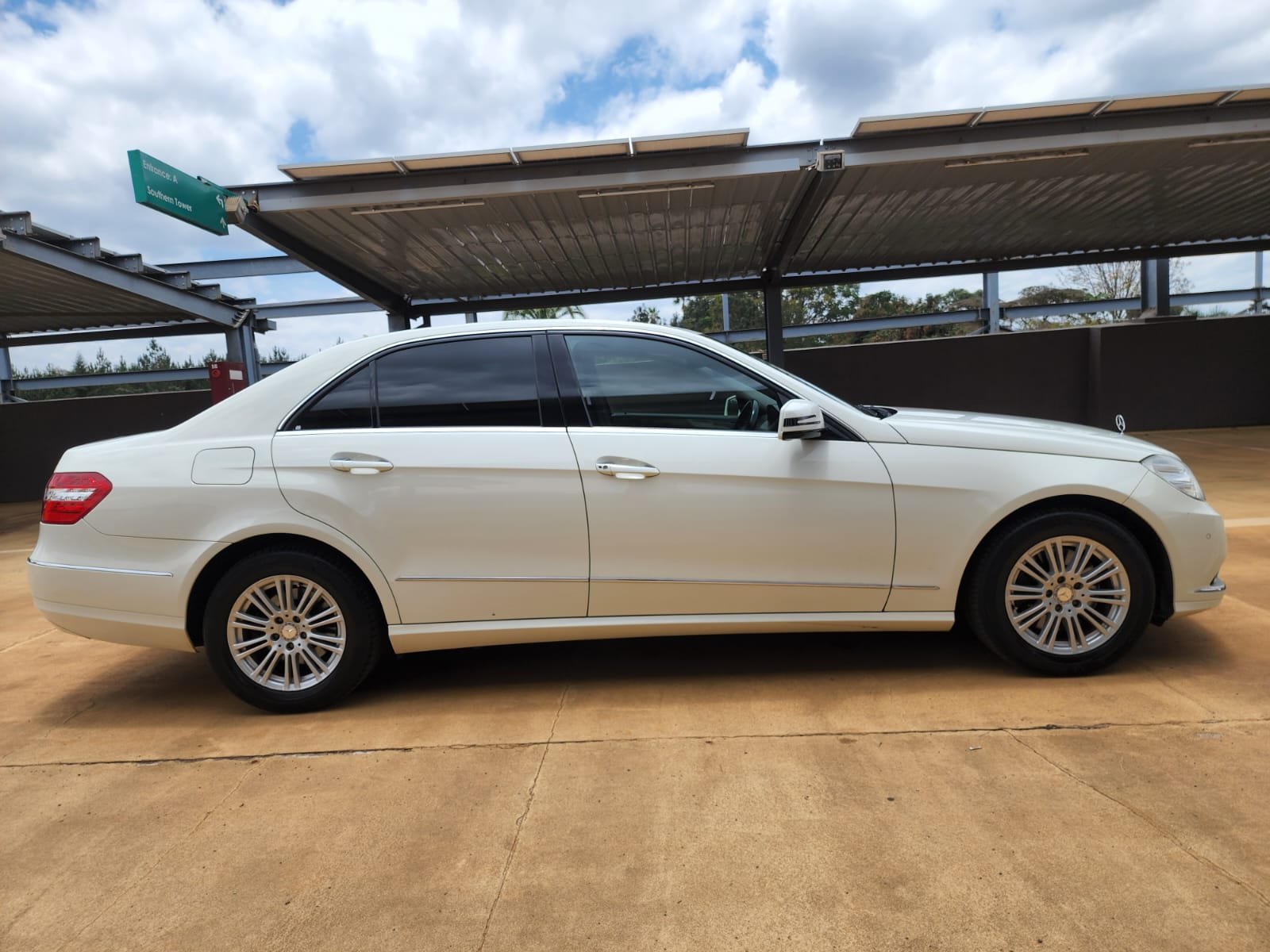 Mercedes E300 2010 sunroof leather Trade in OK