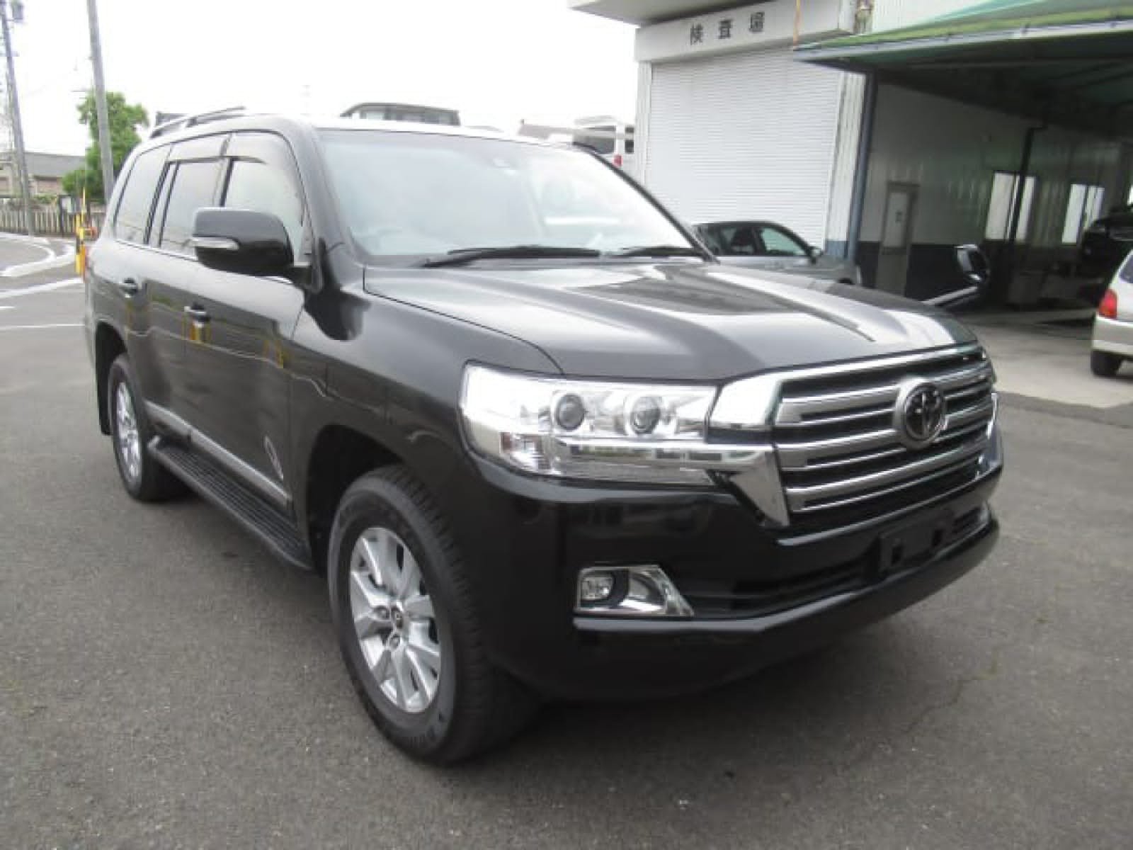 Toyota Land cruiser AX V8 2016 Cheapest Matt Black sunroof leather