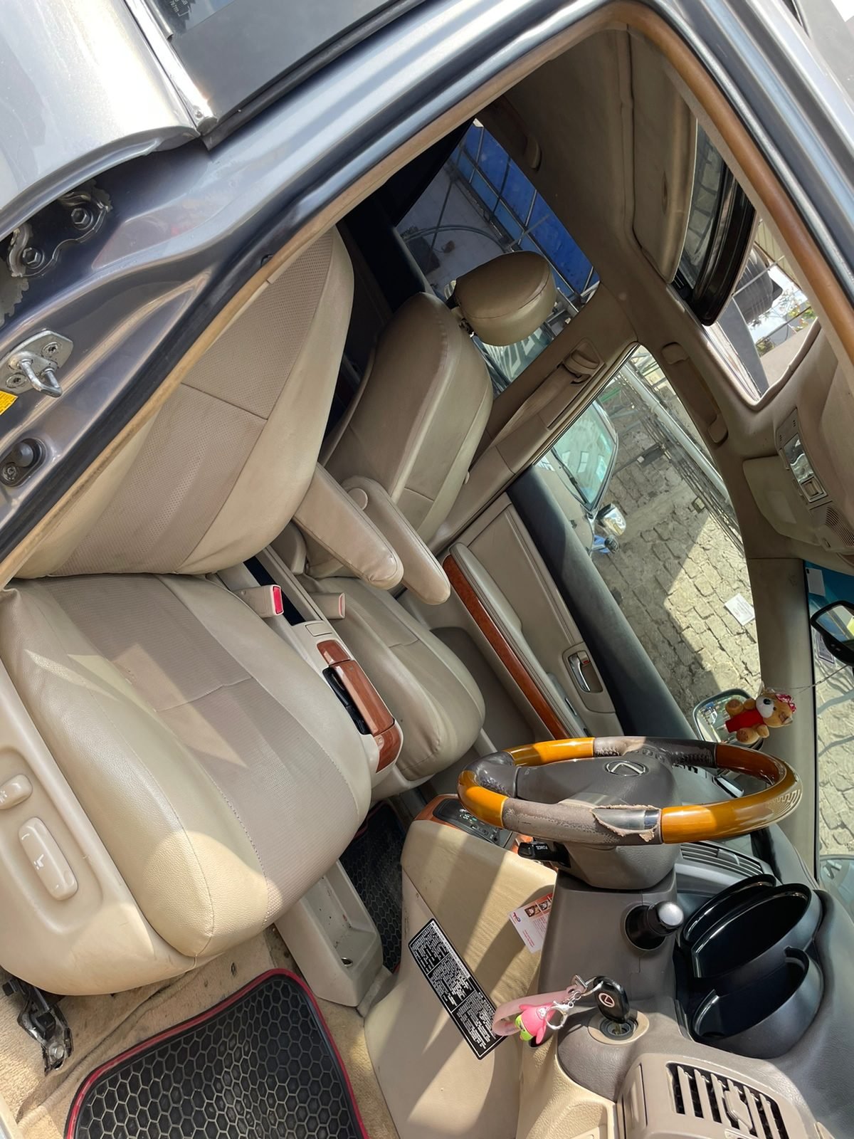 LEXUS RX 300 SUNROOF You Pay 30% Deposit Trade in OK EXCLUSIVE For Sale in Kenya