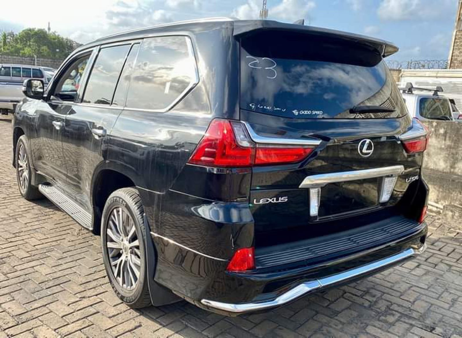 LEXUS LX 570 Fully Loaded HIRE PURCHASE OK EXCLUSIVE CHEAPEST!