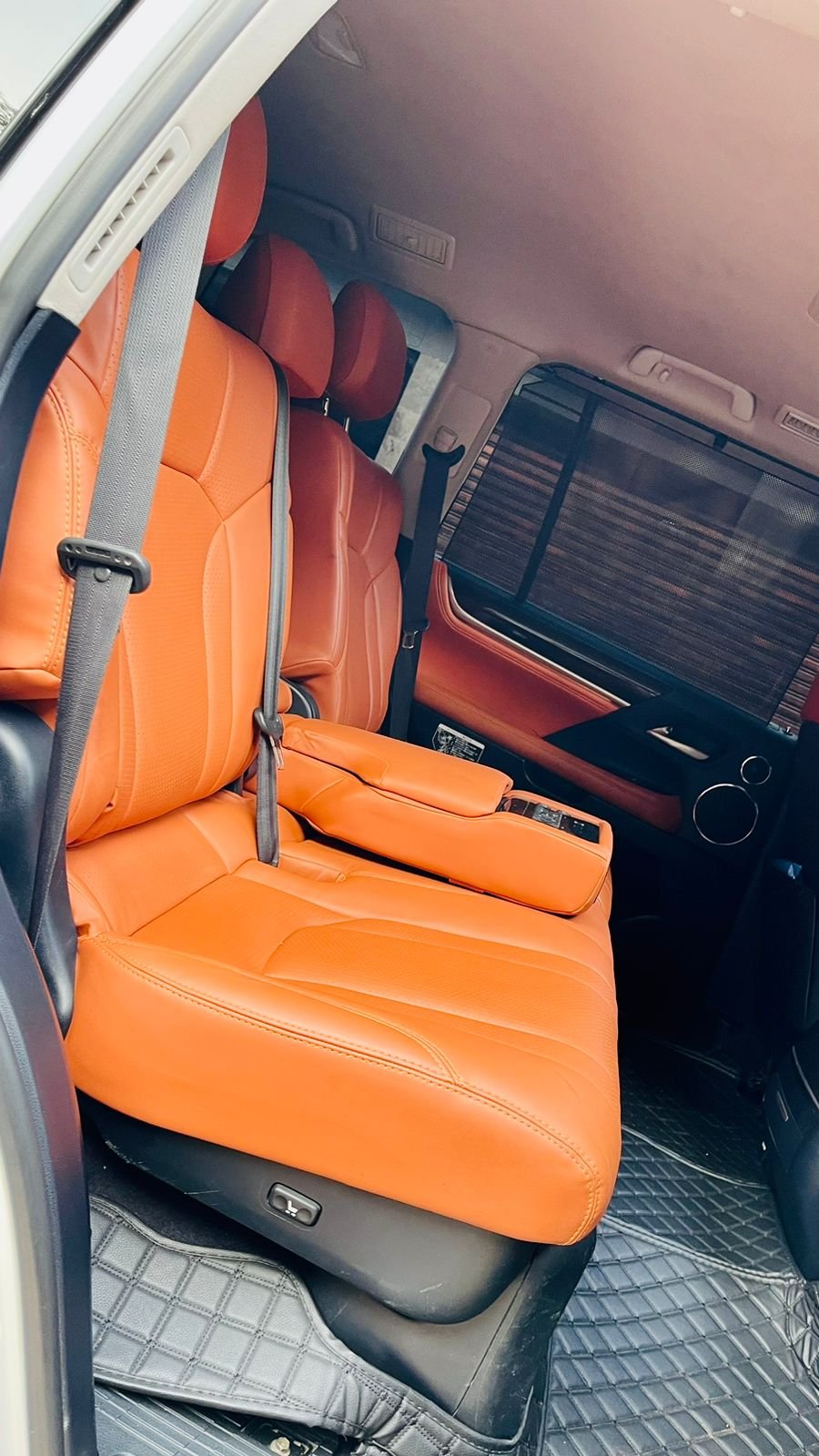 LEXUS LX 570 2016 Fully Loaded JUST ARRIVED EXCLUSIVE For SALE in Kenya
