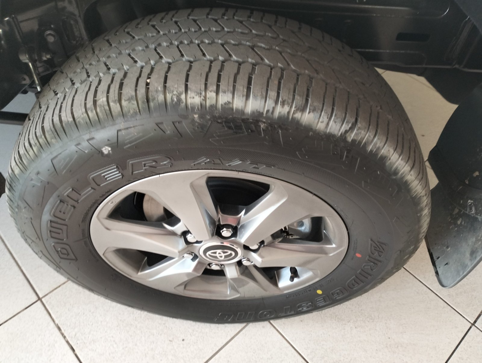 Toyota landcruiser V8 2015 model