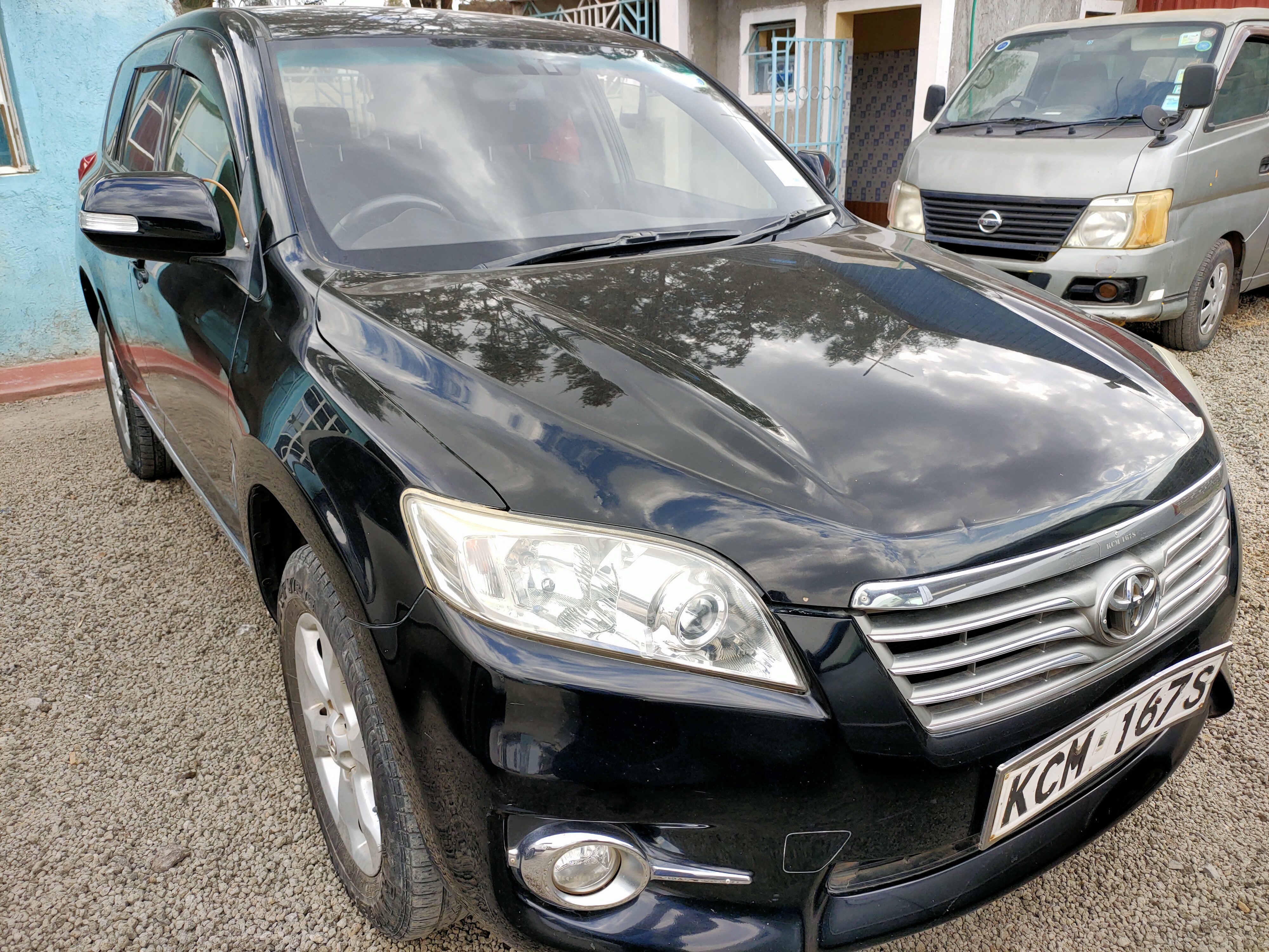 For quick sale Toyota Vanguard in excellent condition