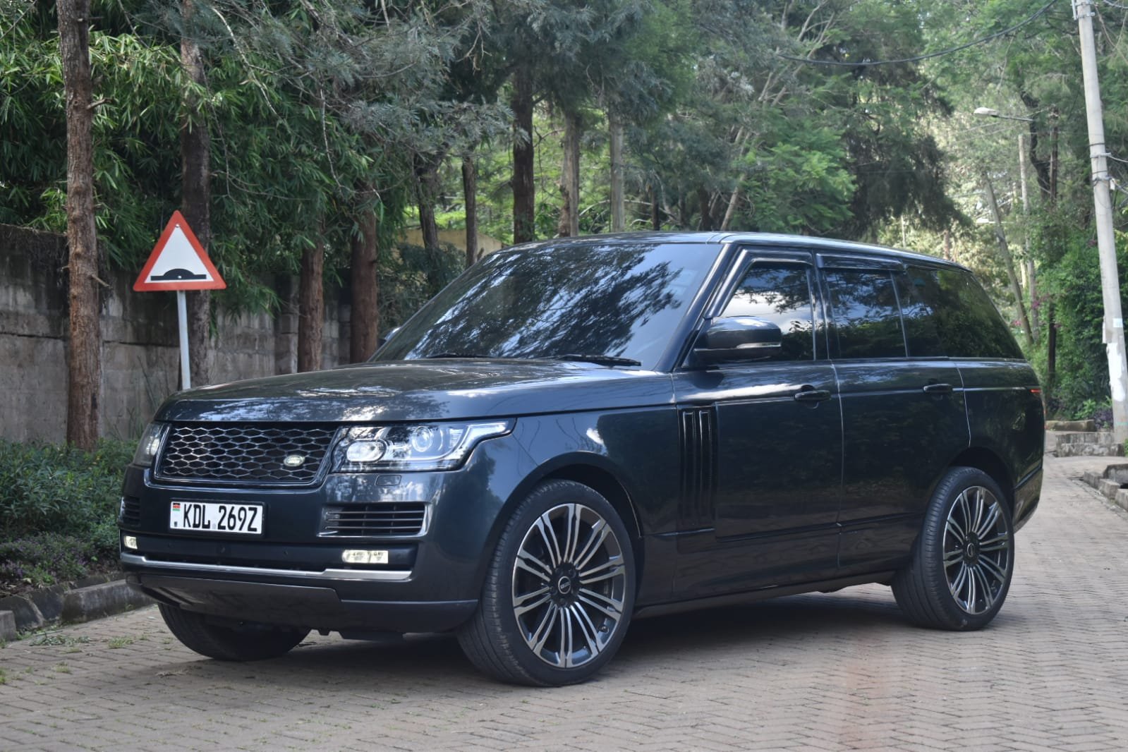 RANGE ROVER VOGUE SDV8 4.4 SUNROOF You Pay 40% DEPOSIT TRADE IN OK For sale in kenya exclusive
