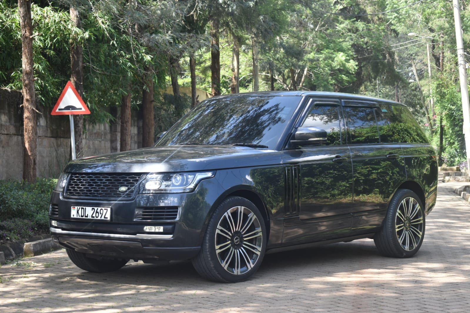 RANGE ROVER VOGUE SDV8 4.4 SUNROOF You Pay 40% DEPOSIT TRADE IN OK For sale in kenya exclusive
