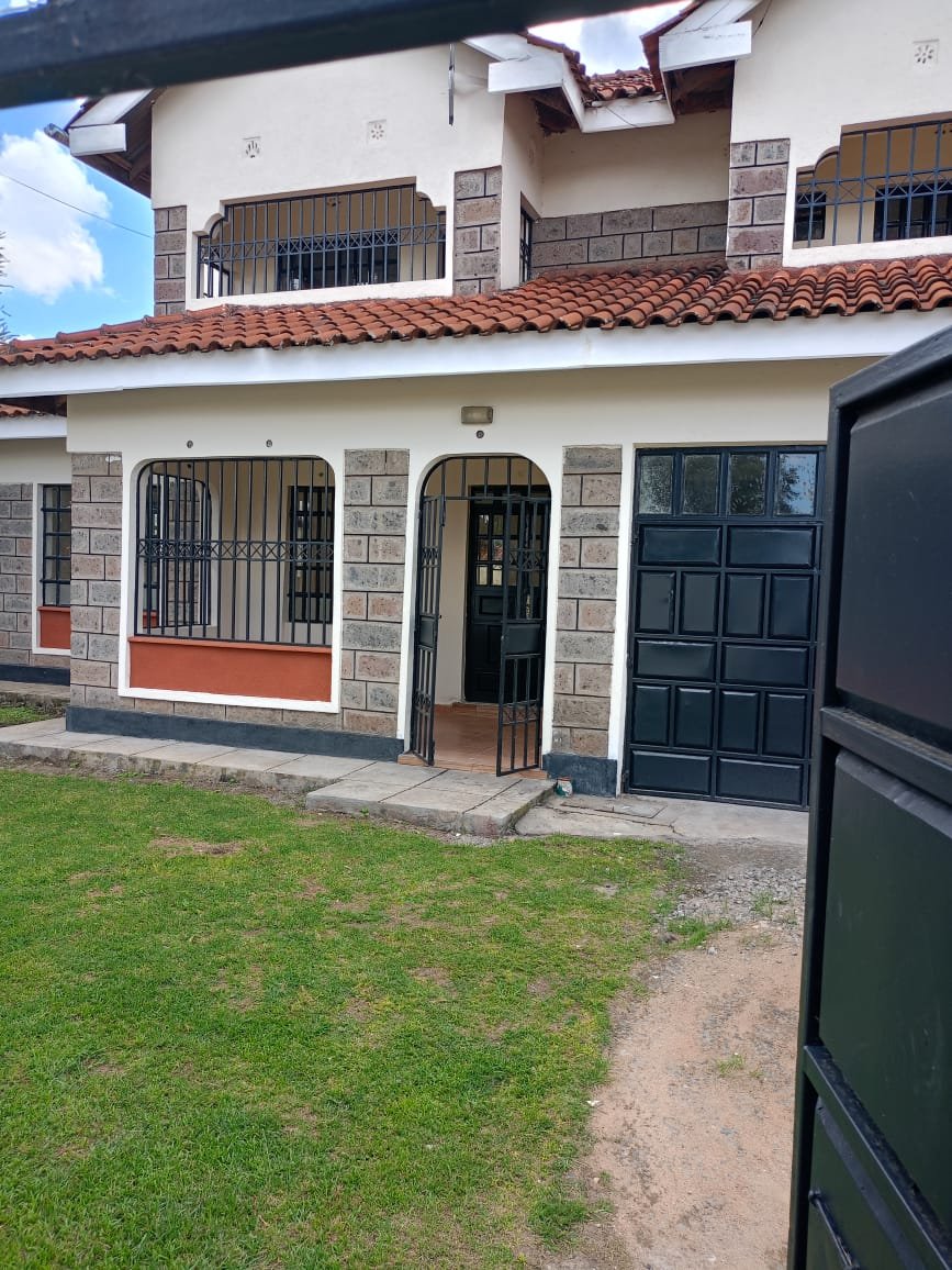 QUICK SALE 4 bedroom mansion with 3 en-suite in Rongai 11 QUICK SALE 4 bedroom mansion with 3 en-suite in Rongai