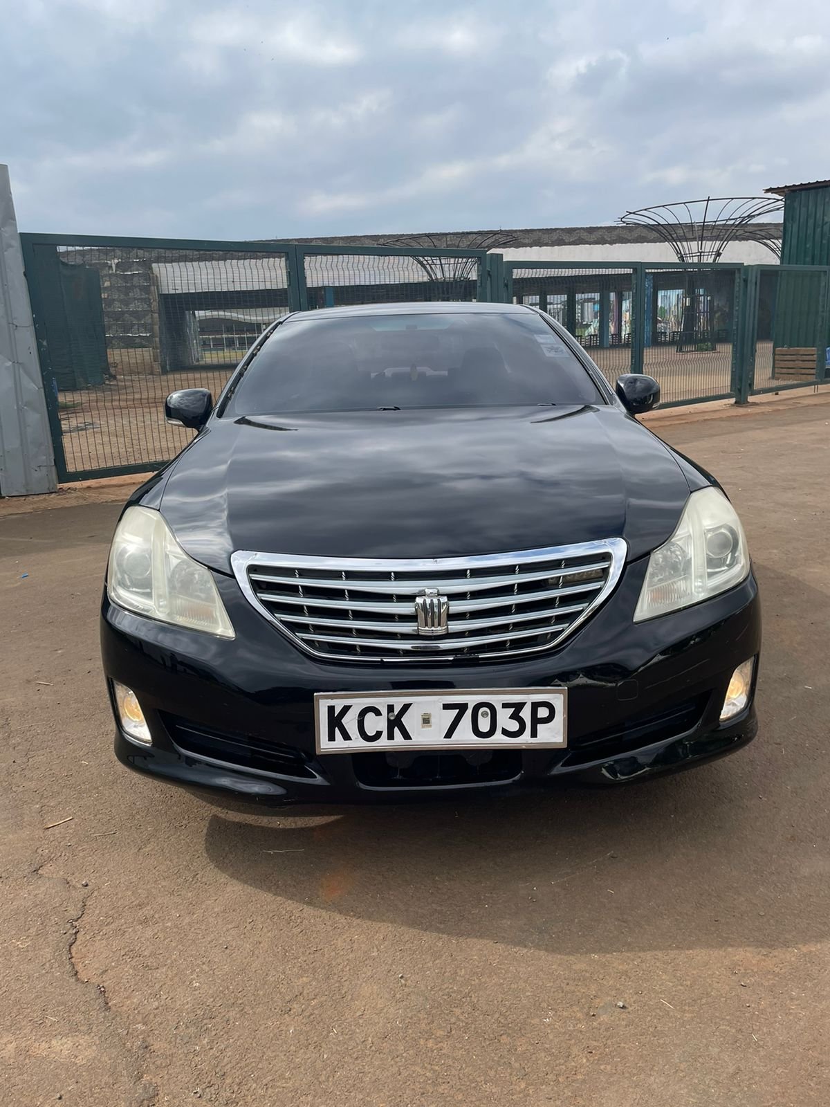 Toyota CROWN Royal Saloon 🔥 You pay Deposit Trade in Ok Hot Deal exclusive