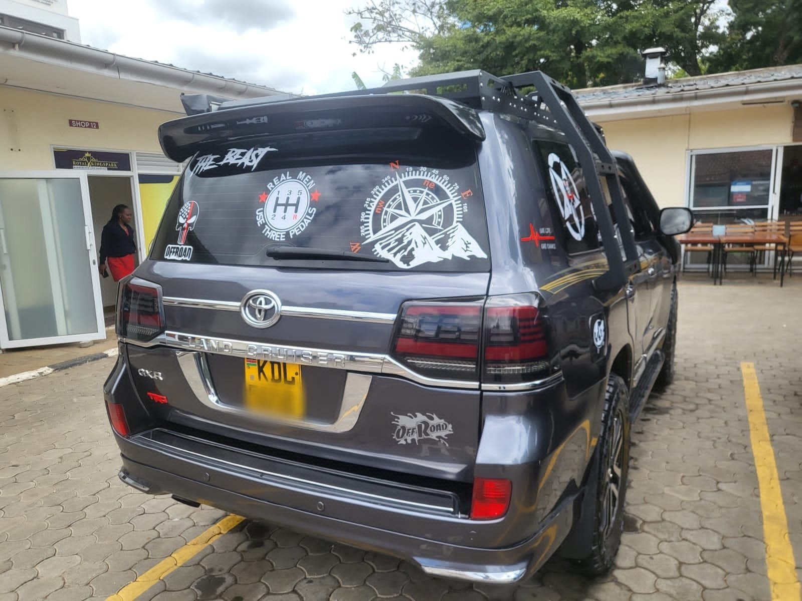 Toyota Land Cruiser V8 GXR manual DIESEL fully loaded 🔥 YOU Pay 30% Deposit Trade in OK