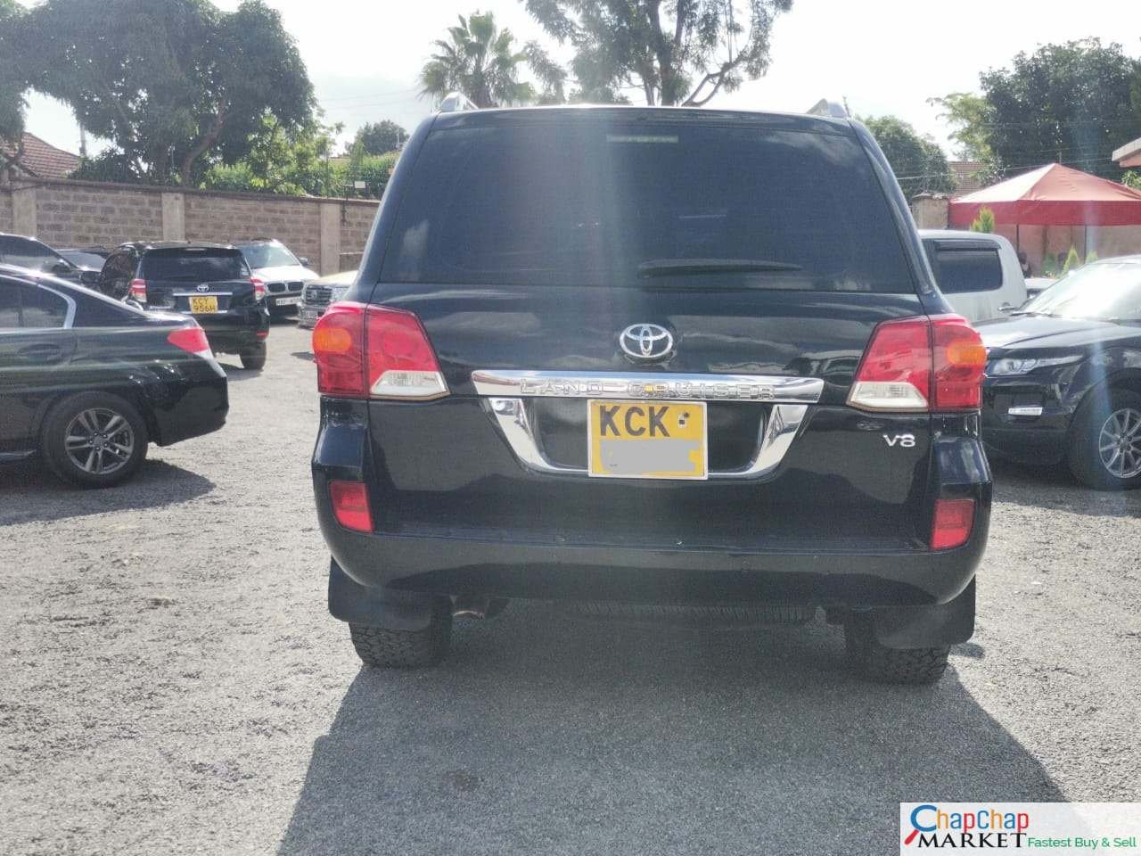 Toyota Land cruiser V8 DIESEL 200 series TRADE IN OK EXCLUSIVE for Sale in Kenya EXCLUSIVE 18 Cars Cars For Sale/Vehicles-Toyota Land cruiser V8 DIESEL 200 series TRADE IN OK EXCLUSIVE for Sale in Kenya EXCLUSIVE 9