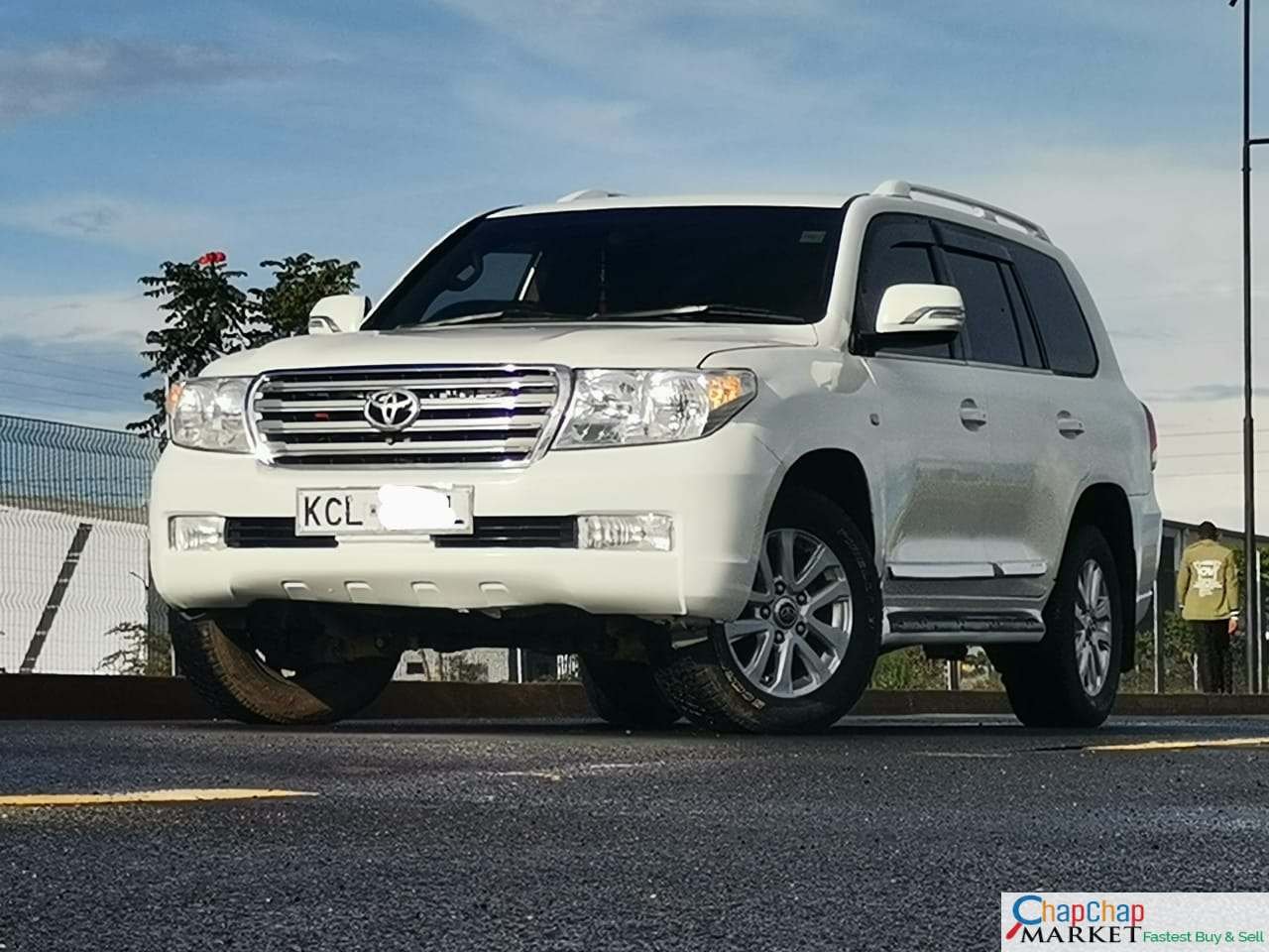 Toyota Land cruiser V8 For Sale in Kenya 202 3.3M Only  SUNROOF LEATHER TRADE IN OK EXCLUSIVE hot