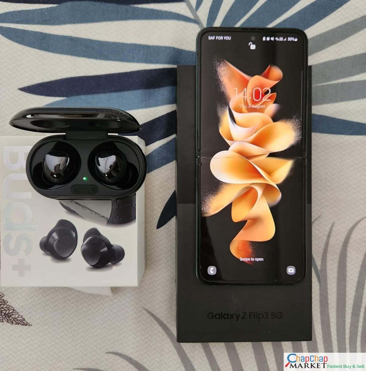 Samsung Galaxy Flip 3 5G With Box  Plus  Samsung Buds  Immaculate Condition..also comes with 2 covers.