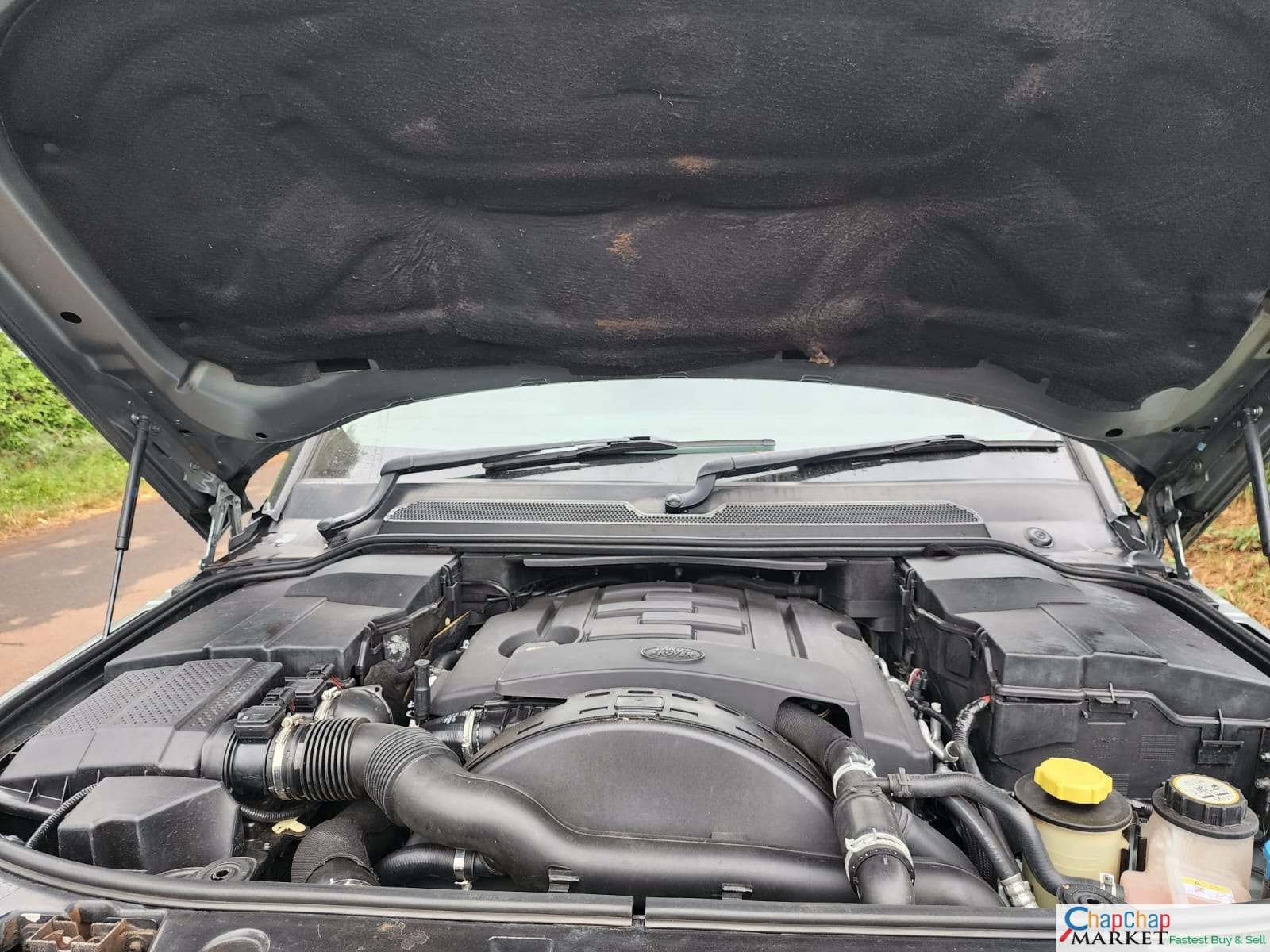 Land Rover Discovery 4 for sale in Kenya HSE QUICK SALE Triple SUNROOF You Pay 30% Deposit Trade in Ok hire purchase installments