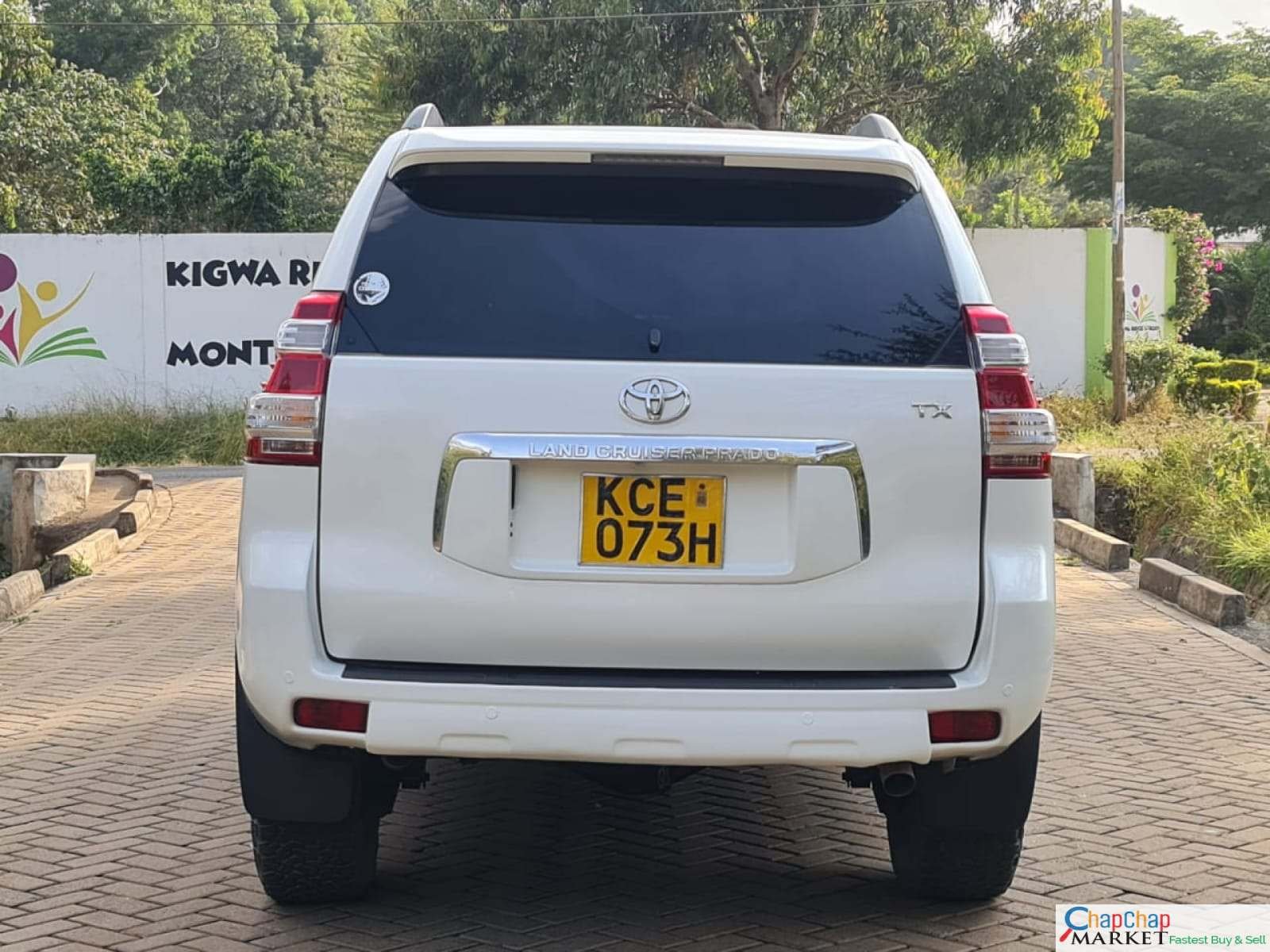Toyota Prado j150 for sale in Kenya with SUNROOF You Pay 30% Deposit Trade in OK exclusive Hire Purchase Installments bank finance