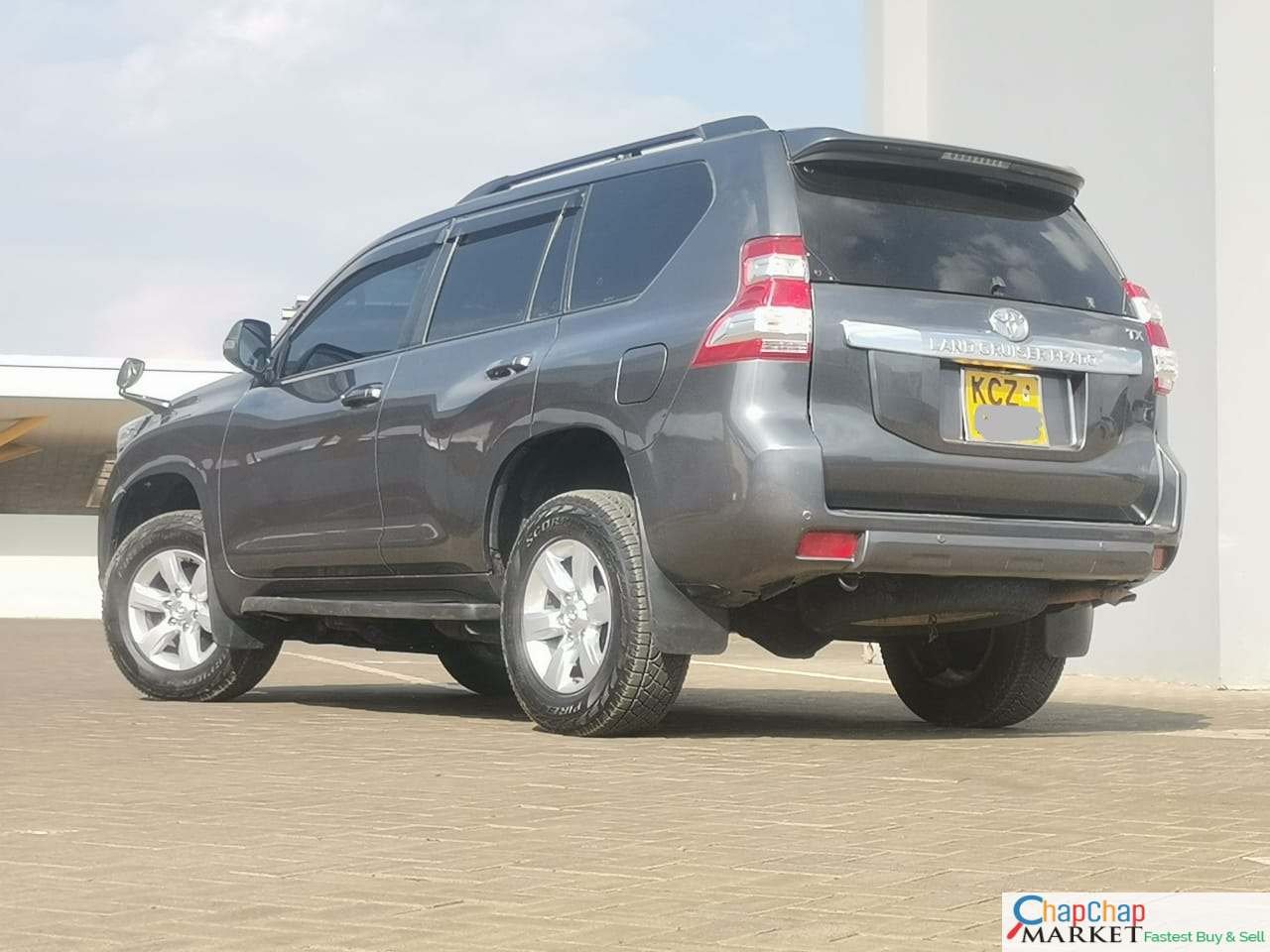 Toyota Prado DIESEL SUNROOF You Pay 30% Deposit Prado for sale in kenya hire purchase installments EXCLUSIVE j150