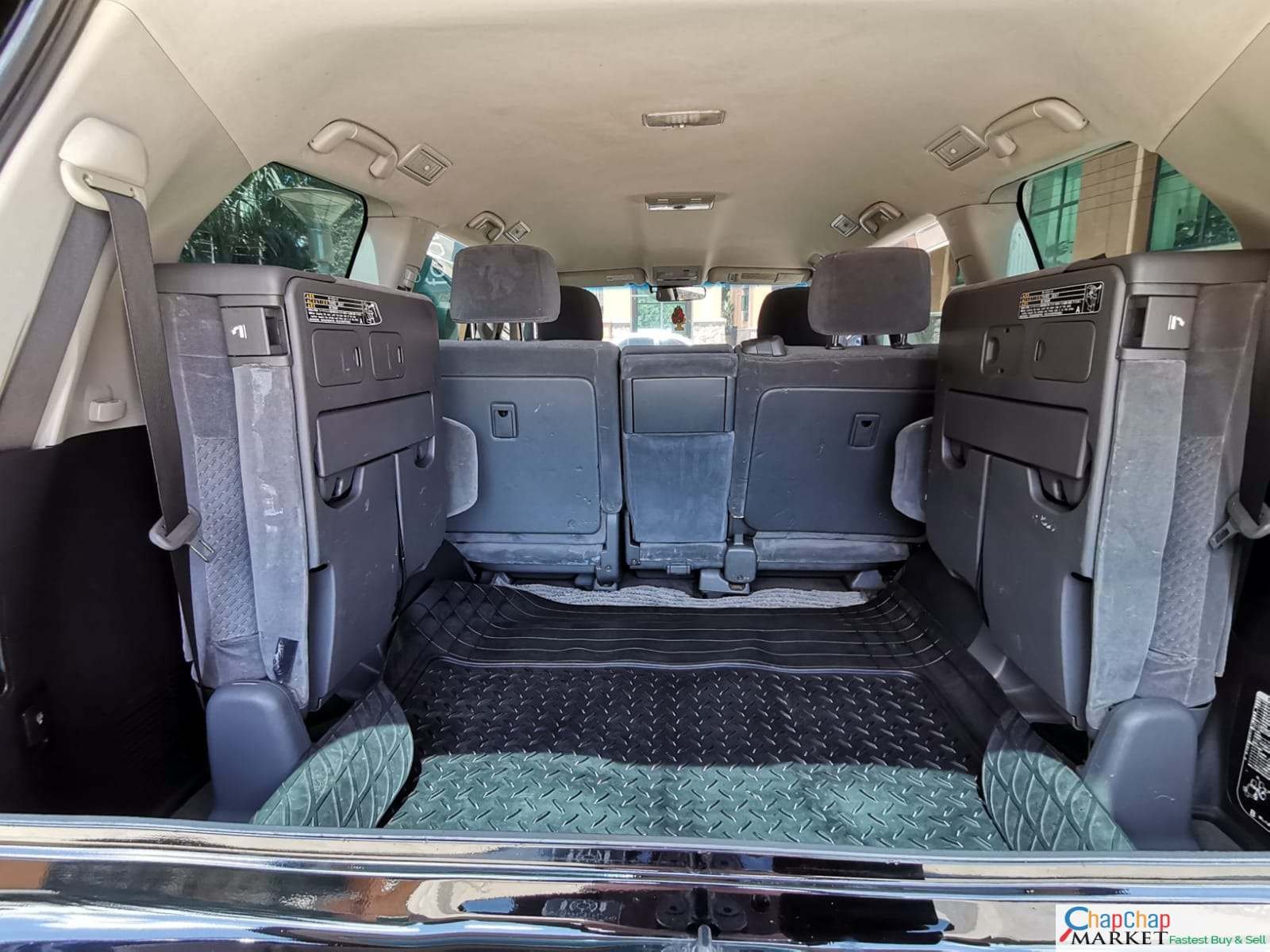 Toyota Land cruiser V8 200 series 3.3M ONLY TRADE IN OK EXCLUSIVE v8 for Sale in Kenya hire purchase installments