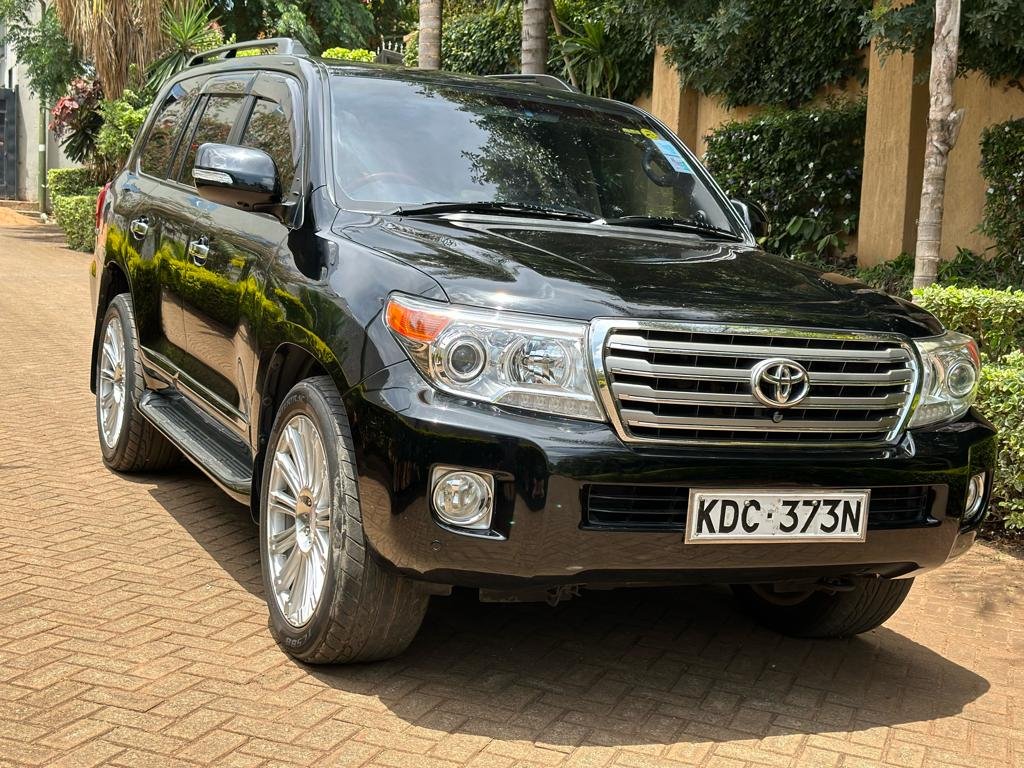 Toyota V8 for sale in kenya QUICKEST SALE You Pay 40% Deposit Trade in OK EXCLUSIVE v8 Kenya hire purchase installments