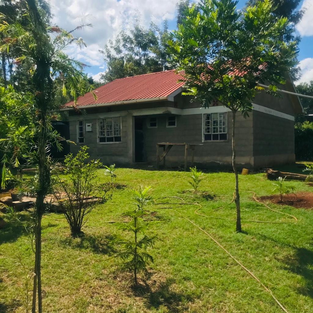 QUICK SALE 1 One Acre With a 3 Bedroom House Ready Clean Title Deed for sale in thika makongeni near MKU Graduation grounds 56 QUICK SALE 1 One Acre With a 3 Bedroom House Ready Clean Title Deed for sale in thika makongeni near MKU Graduation grounds