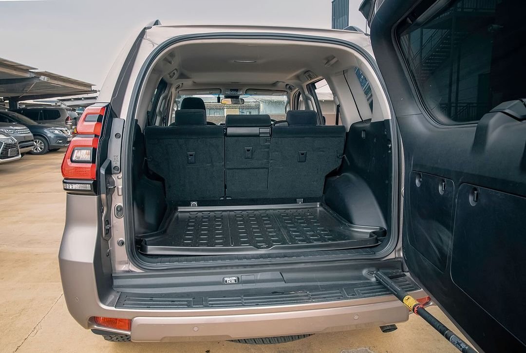 Toyota Land Cruiser PRADO QUICKEST SALE Sunroof 2018 DIESEL TRADE IN OK EXCLUSIVE!  Hire purchase installments