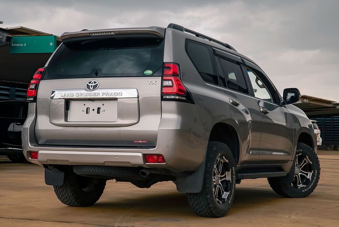 Toyota Land Cruiser PRADO QUICKEST SALE Sunroof 2018 DIESEL TRADE IN OK EXCLUSIVE!  Hire purchase installments