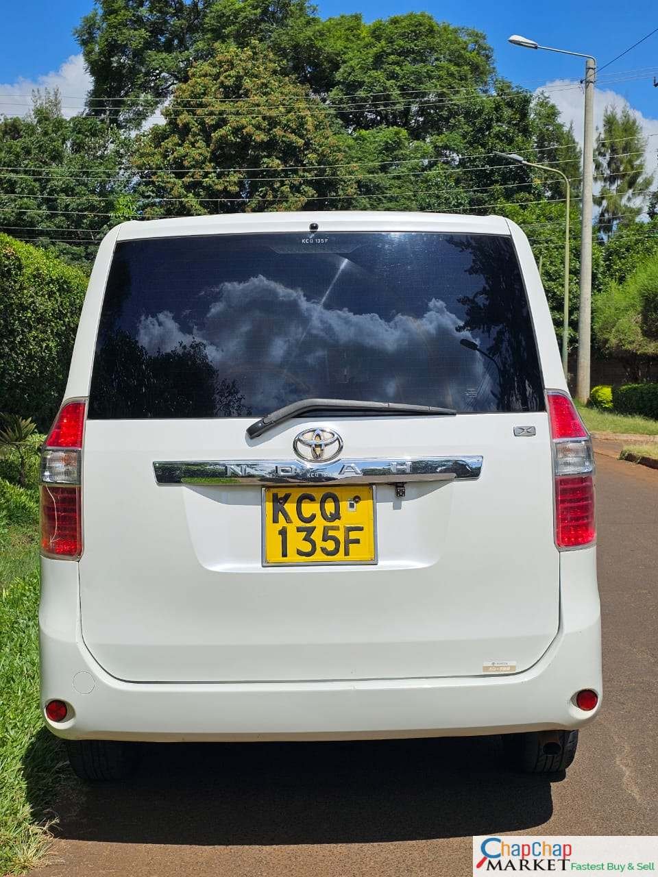 Toyota NOAH kenya QUICK SALE You Pay 30% Deposit Trade in OK Toyota Noah for sale in kenya hire purchase installments EXCLUSIVE
