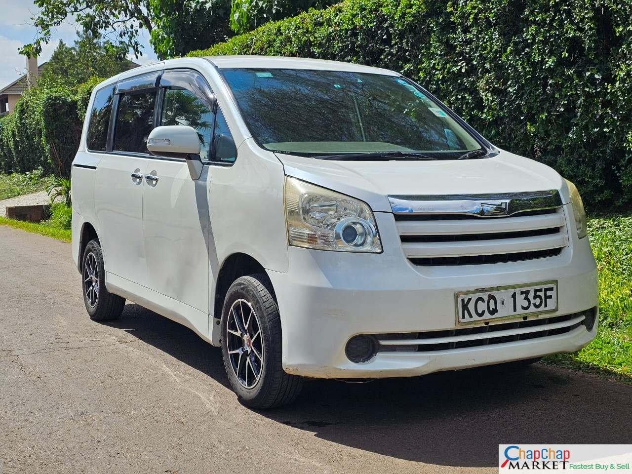 Toyota NOAH kenya QUICK SALE You Pay 30% Deposit Trade in OK Toyota Noah for sale in kenya hire purchase installments EXCLUSIVE