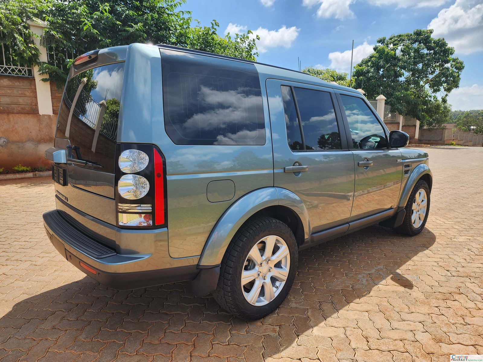 Land Rover Discovery 4 QUICKEST SALE Triple SUNROOF You Pay 30% Deposit Trade in Ok For sale in kenya Hire purchase installments