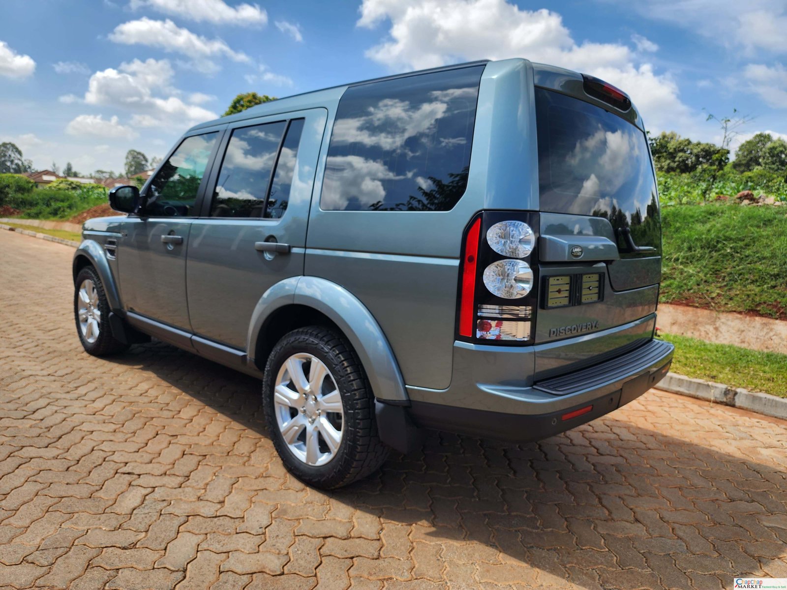 Land Rover Discovery 4 QUICKEST SALE Triple SUNROOF You Pay 30% Deposit Trade in Ok For sale in kenya Hire purchase installments
