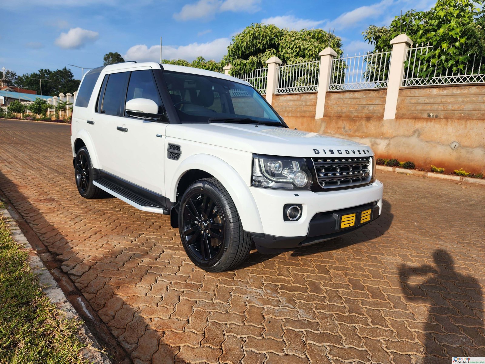 Land Rover Discovery 4 HSE QUICKEST SALE Triple SUNROOF You Pay 30% Deposit Trade in Ok For sale in kenya Hire purchase installments