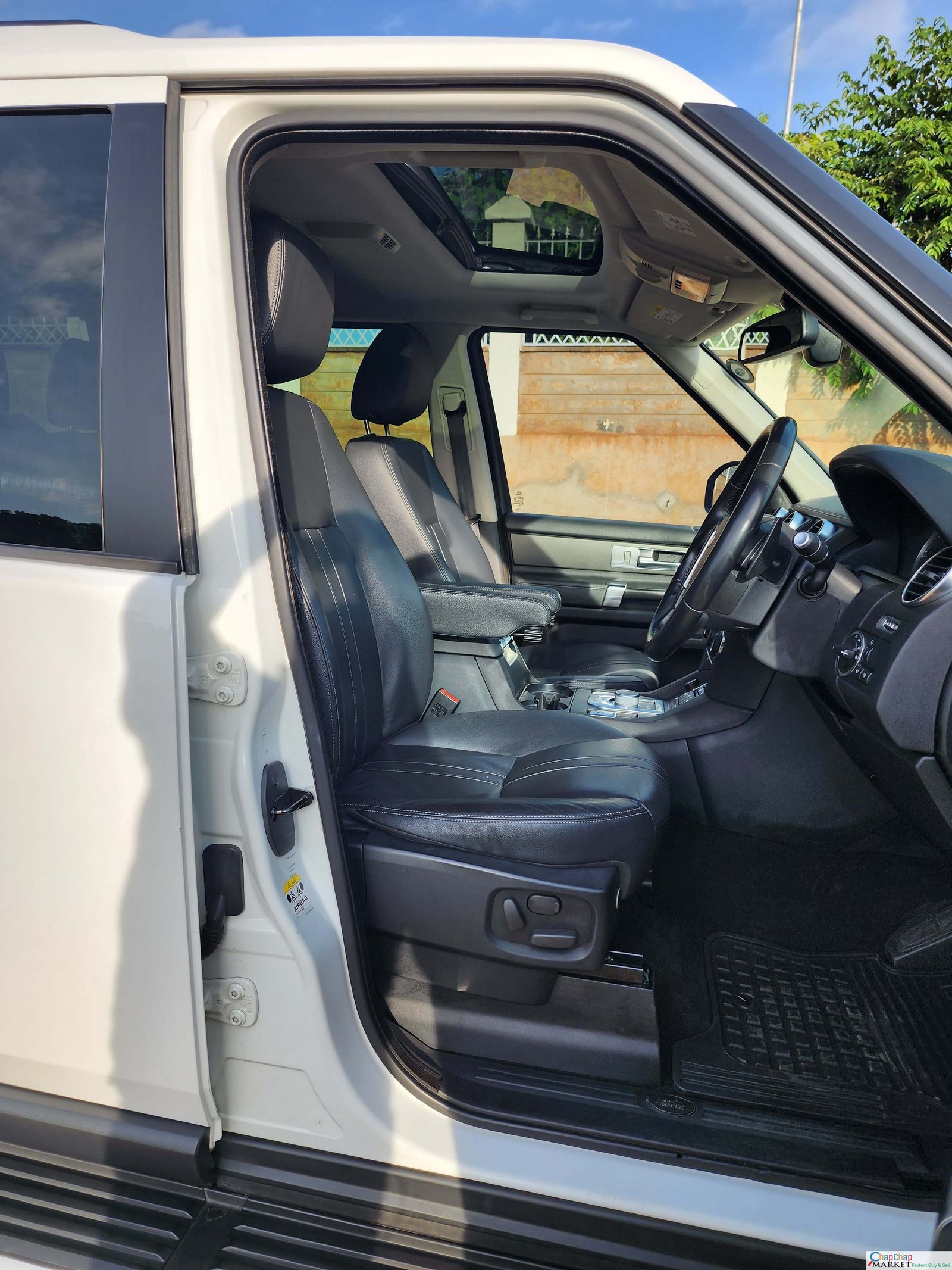 Land Rover Discovery 4 HSE QUICKEST SALE Triple SUNROOF You Pay 30% Deposit Trade in Ok For sale in kenya Hire purchase installments