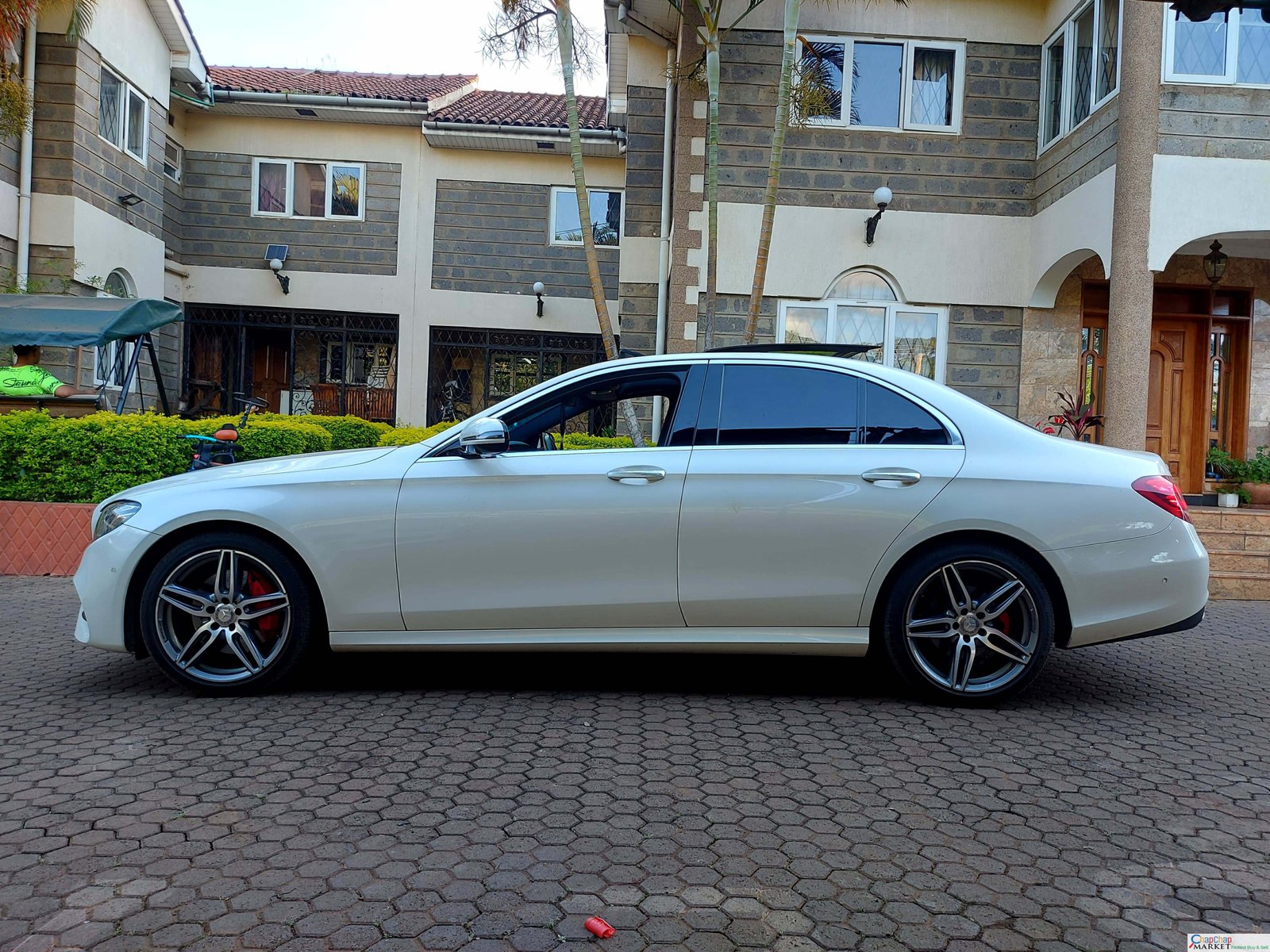 Mercedes Benz E200 just sunroof leather QUICK SALE 70% DEPOSIT Trade in OK EXCLUSIVE Hire purchase installments