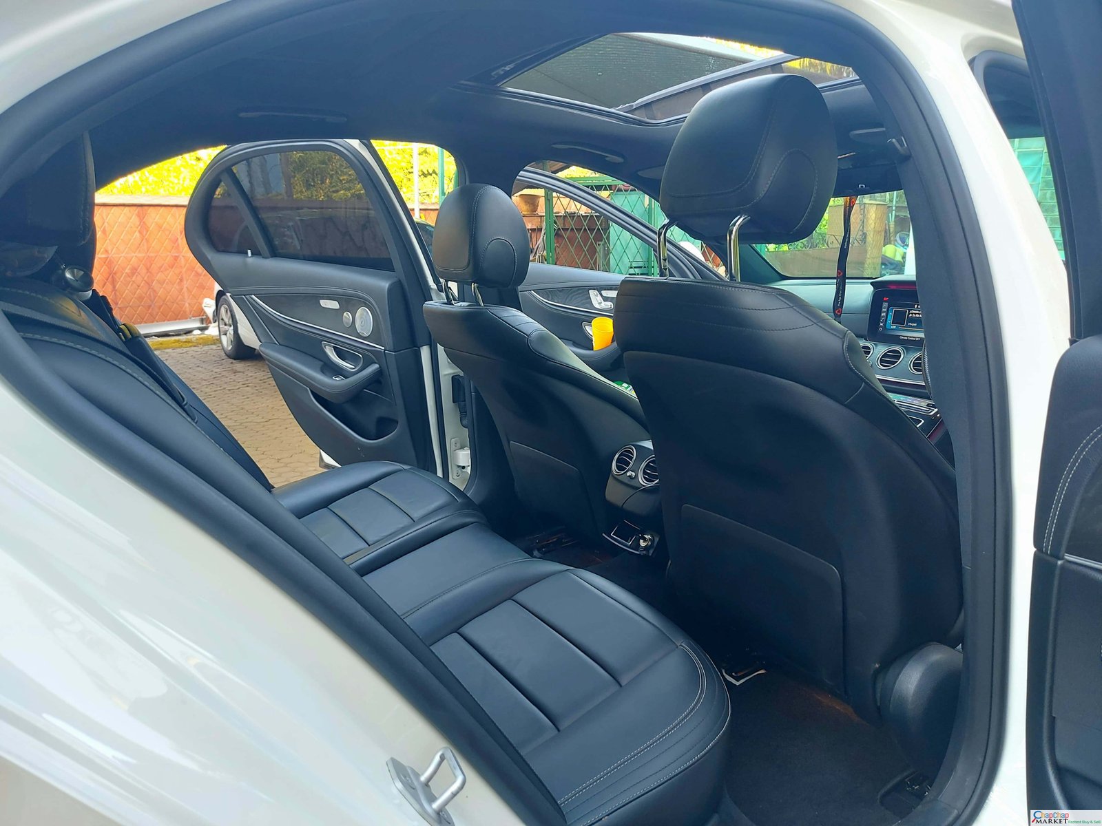 Mercedes Benz E200 just sunroof leather QUICK SALE 70% DEPOSIT Trade in OK EXCLUSIVE Hire purchase installments