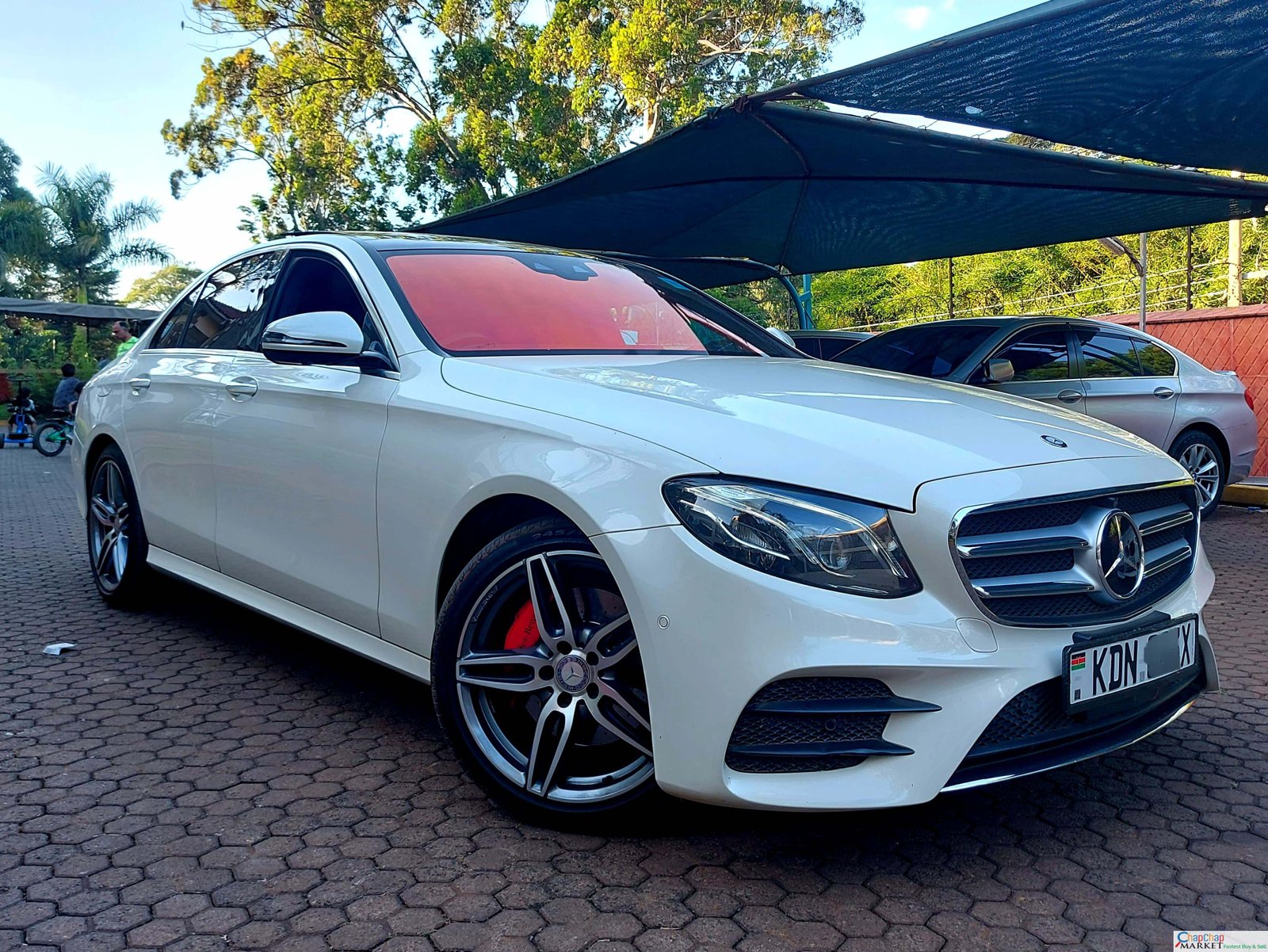 Mercedes Benz E200 just sunroof leather QUICK SALE 70% DEPOSIT Trade in OK EXCLUSIVE Hire purchase installments