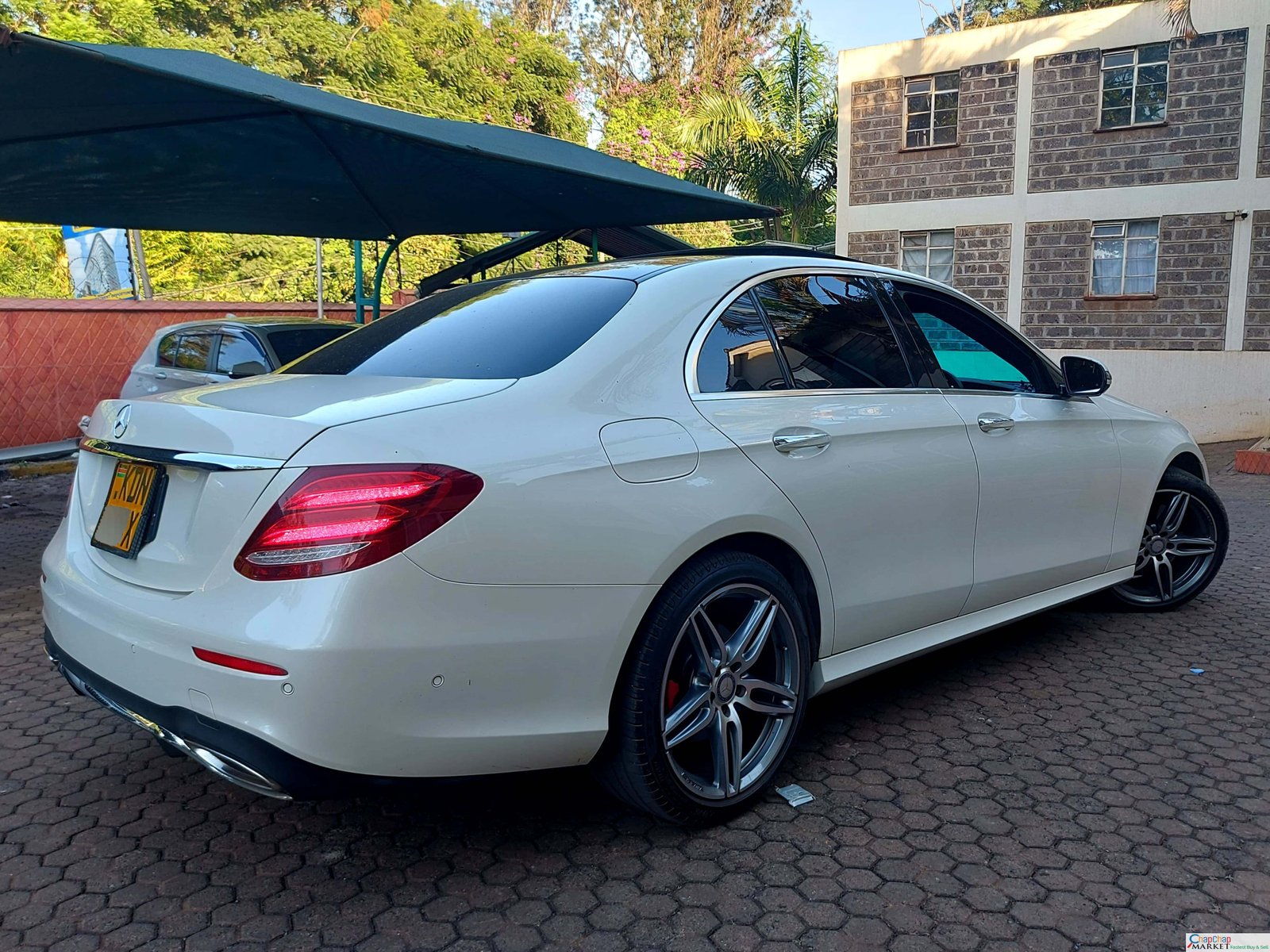 Mercedes Benz E200 just sunroof leather QUICK SALE 70% DEPOSIT Trade in OK EXCLUSIVE Hire purchase installments