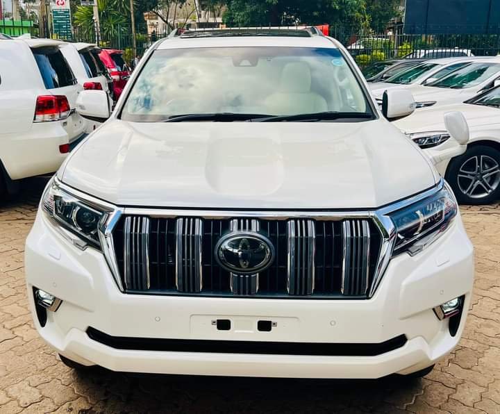 Toyota PRADO 2018 Sunroof Quick SALE TRADE IN OK EXCLUSIVE! Hire purchase installments