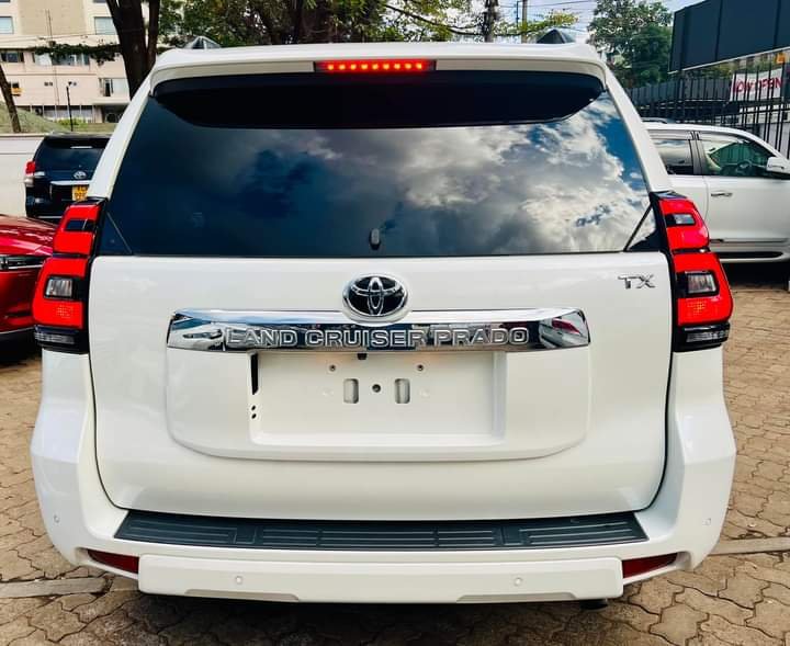 Toyota PRADO 2018 Sunroof Quick SALE TRADE IN OK EXCLUSIVE! Hire purchase installments
