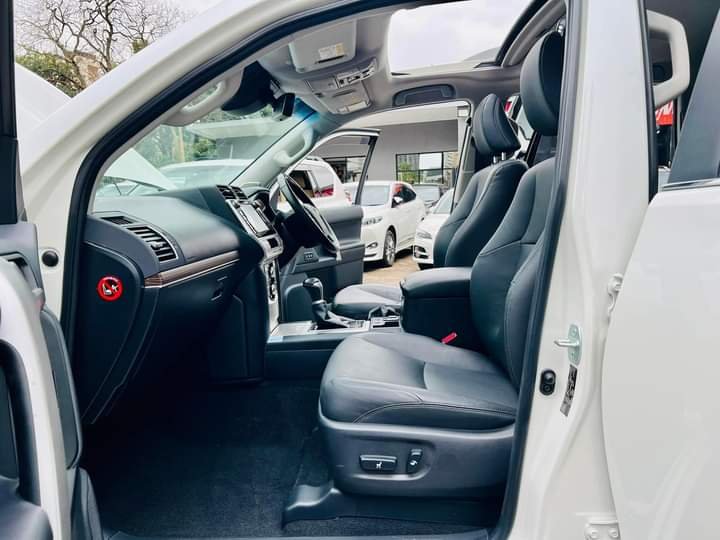 Toyota PRADO 2018 Sunroof Quick SALE TRADE IN OK EXCLUSIVE! Hire purchase installments
