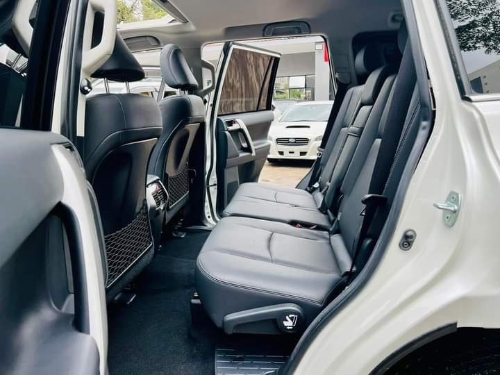 Toyota PRADO 2018 Sunroof Quick SALE TRADE IN OK EXCLUSIVE! Hire purchase installments