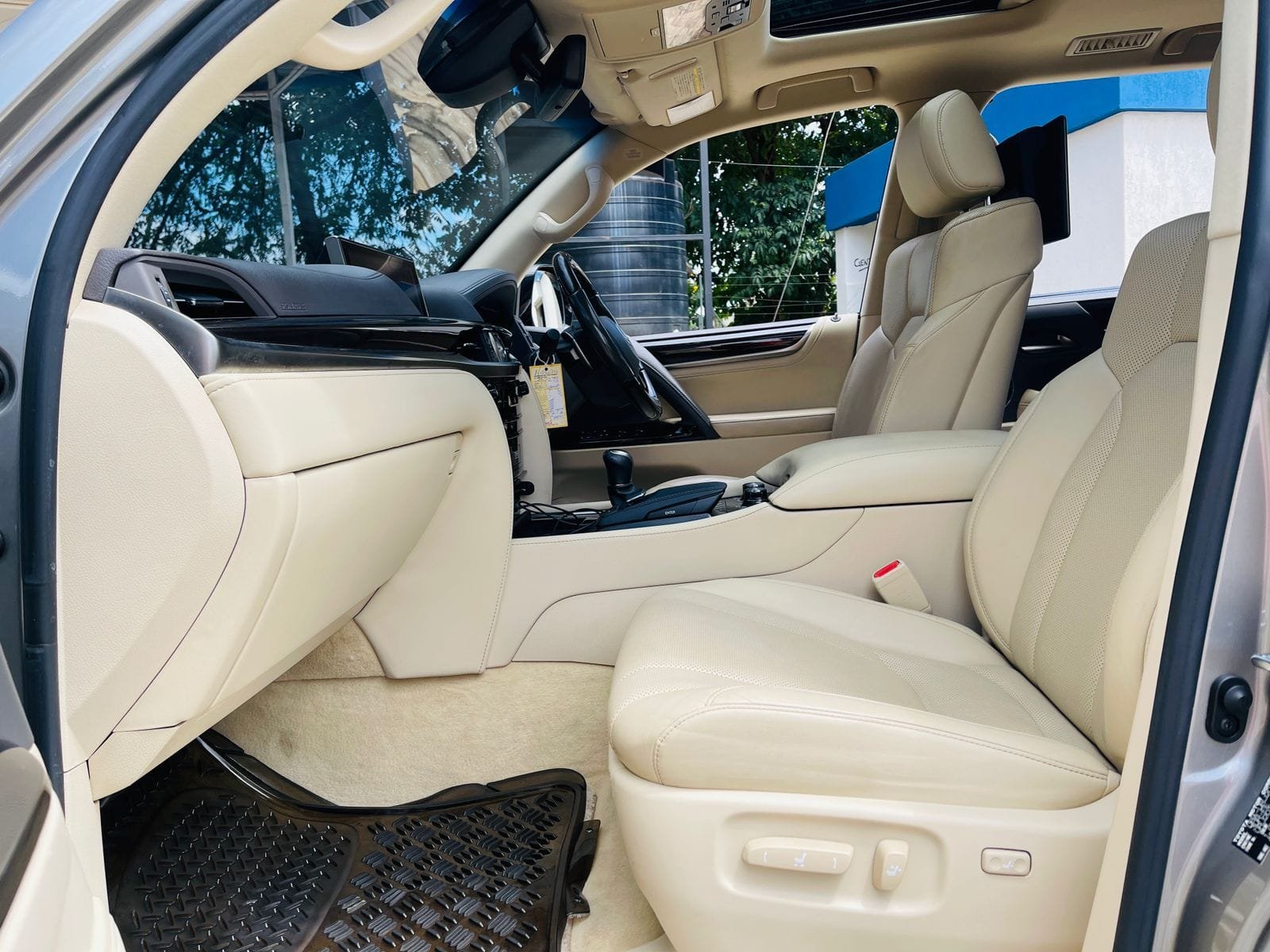LEXUS LX 570 Kenya CHEAPEST 🔥 Lexus lx 570 for sale in kenya HIRE PURCHASE installments OK EXCLUSIVE For SALE in Kenya QUICKEST SALE