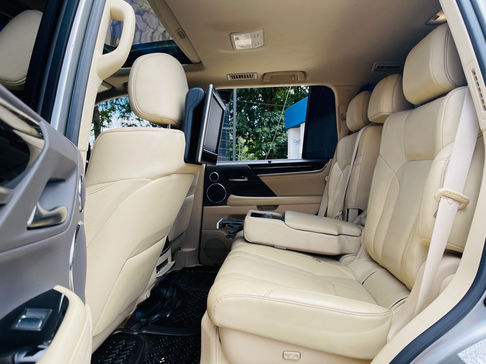LEXUS LX 570 Kenya CHEAPEST 🔥 Lexus lx 570 for sale in kenya HIRE PURCHASE installments OK EXCLUSIVE For SALE in Kenya QUICKEST SALE