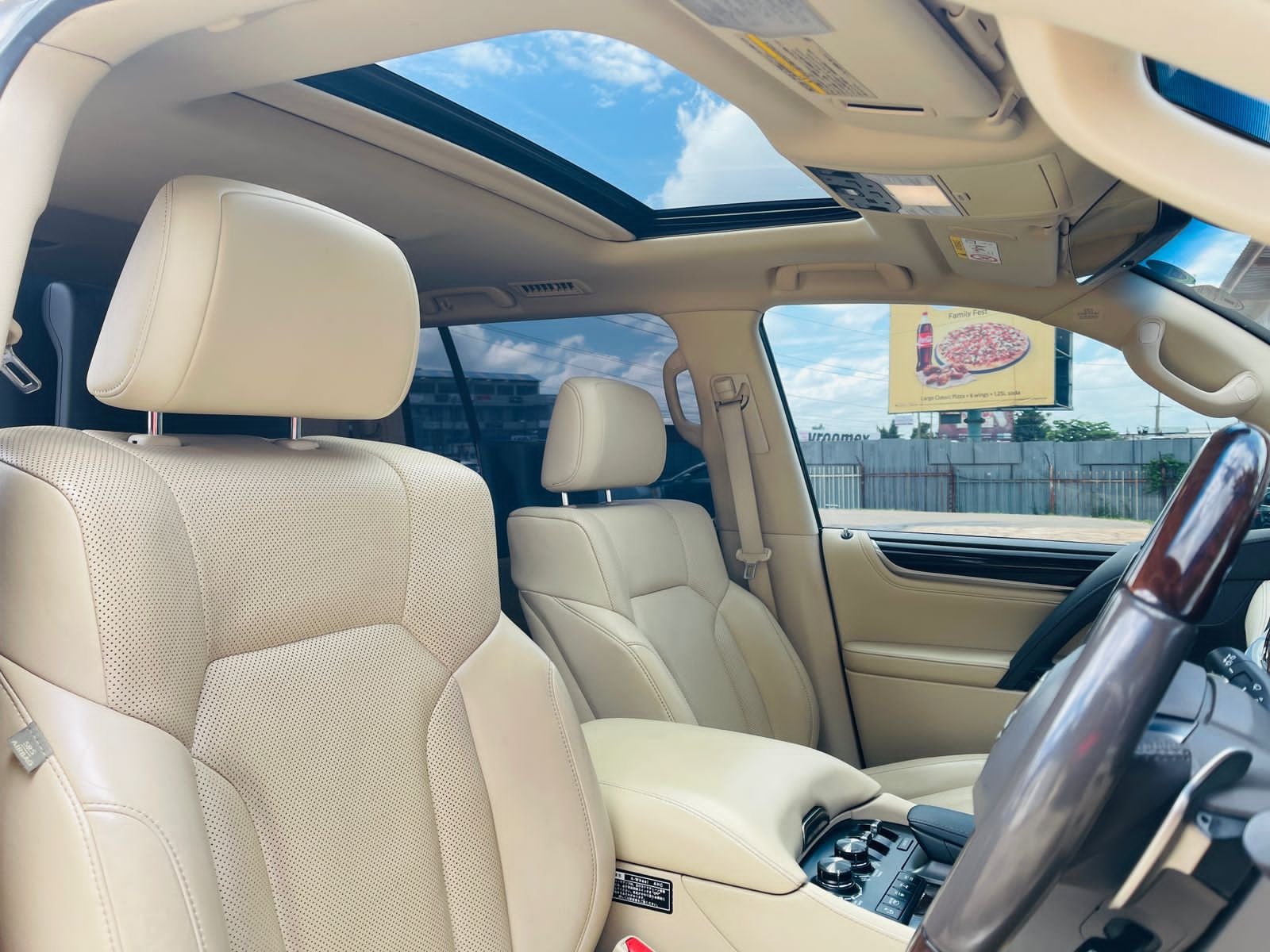 LEXUS LX 570 Kenya CHEAPEST 🔥 Lexus lx 570 for sale in kenya HIRE PURCHASE installments OK EXCLUSIVE For SALE in Kenya QUICKEST SALE