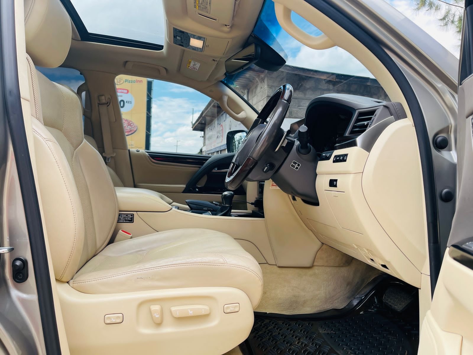 LEXUS LX 570 Kenya CHEAPEST 🔥 Lexus lx 570 for sale in kenya HIRE PURCHASE installments OK EXCLUSIVE For SALE in Kenya QUICKEST SALE