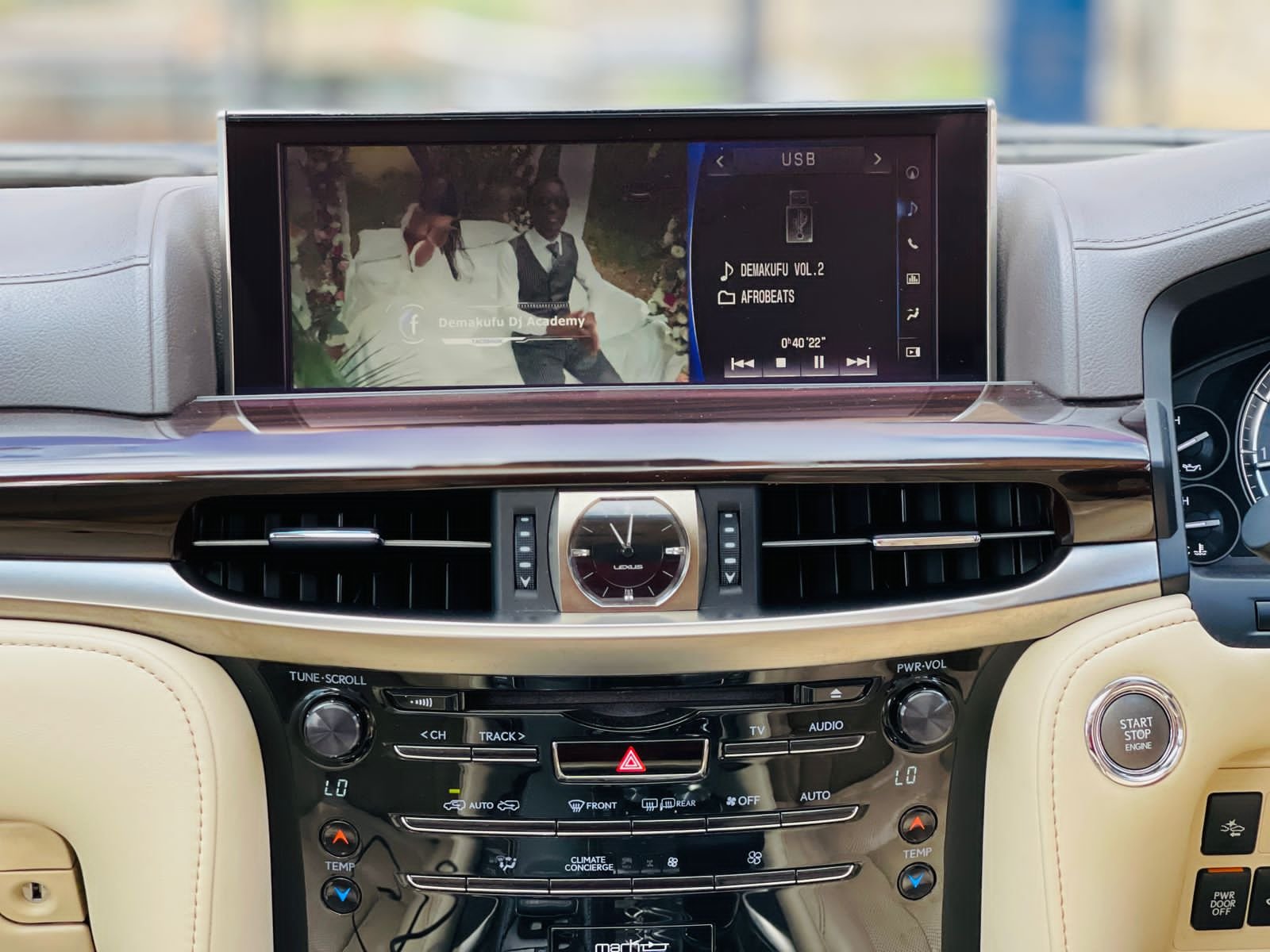 LEXUS LX 570 Kenya CHEAPEST 🔥 Lexus lx 570 for sale in kenya HIRE PURCHASE installments OK EXCLUSIVE For SALE in Kenya QUICKEST SALE
