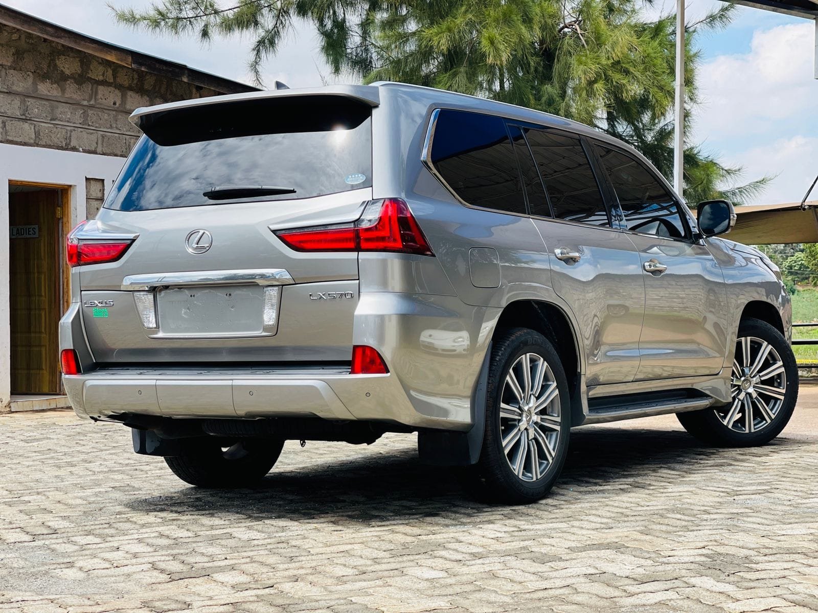 LEXUS LX 570 Kenya CHEAPEST 🔥 Lexus lx 570 for sale in kenya HIRE PURCHASE installments OK EXCLUSIVE For SALE in Kenya QUICKEST SALE